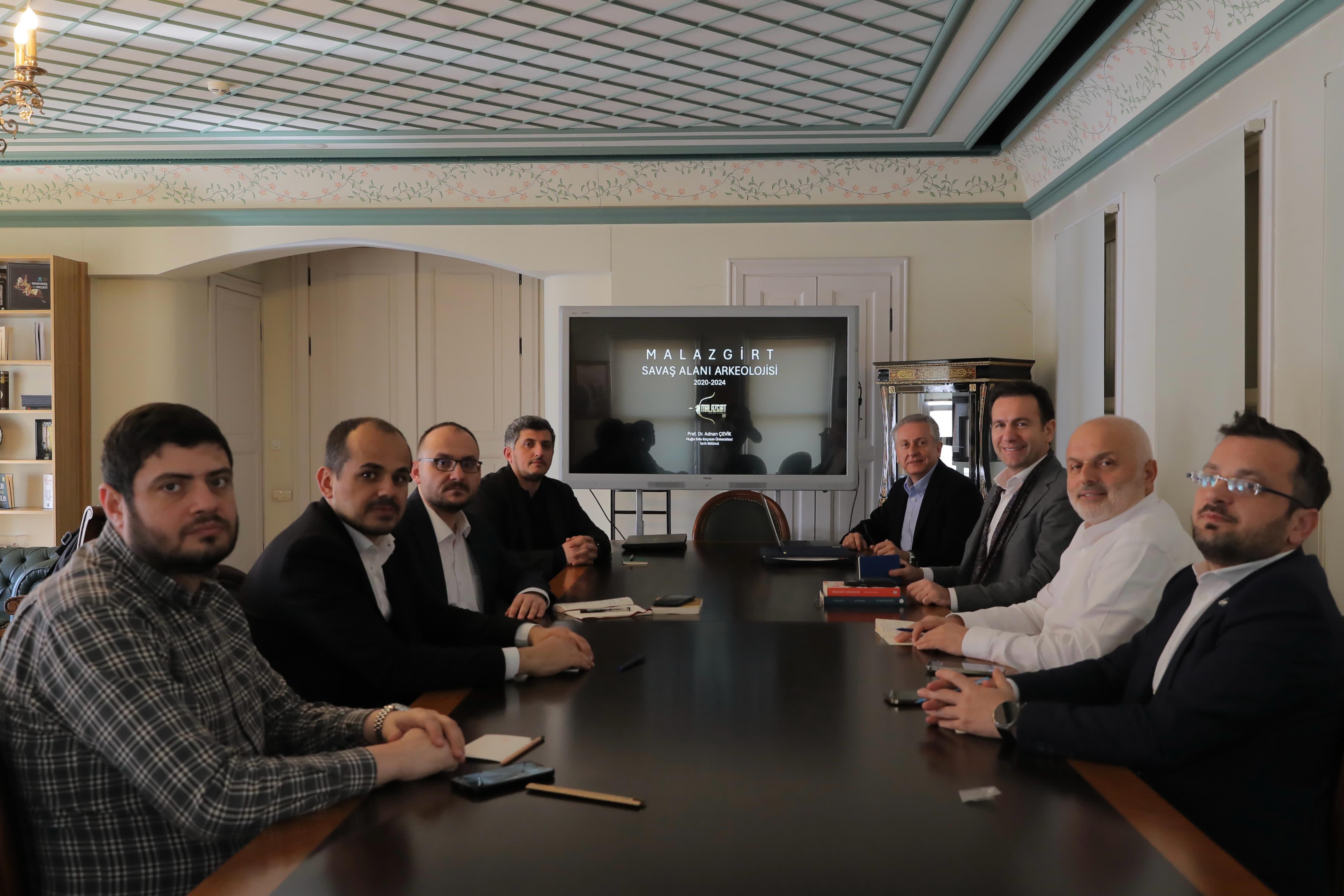 rektorumuz-prof-dr-mustafa-alicandan-okcular-vakfina-ziyaret-6810