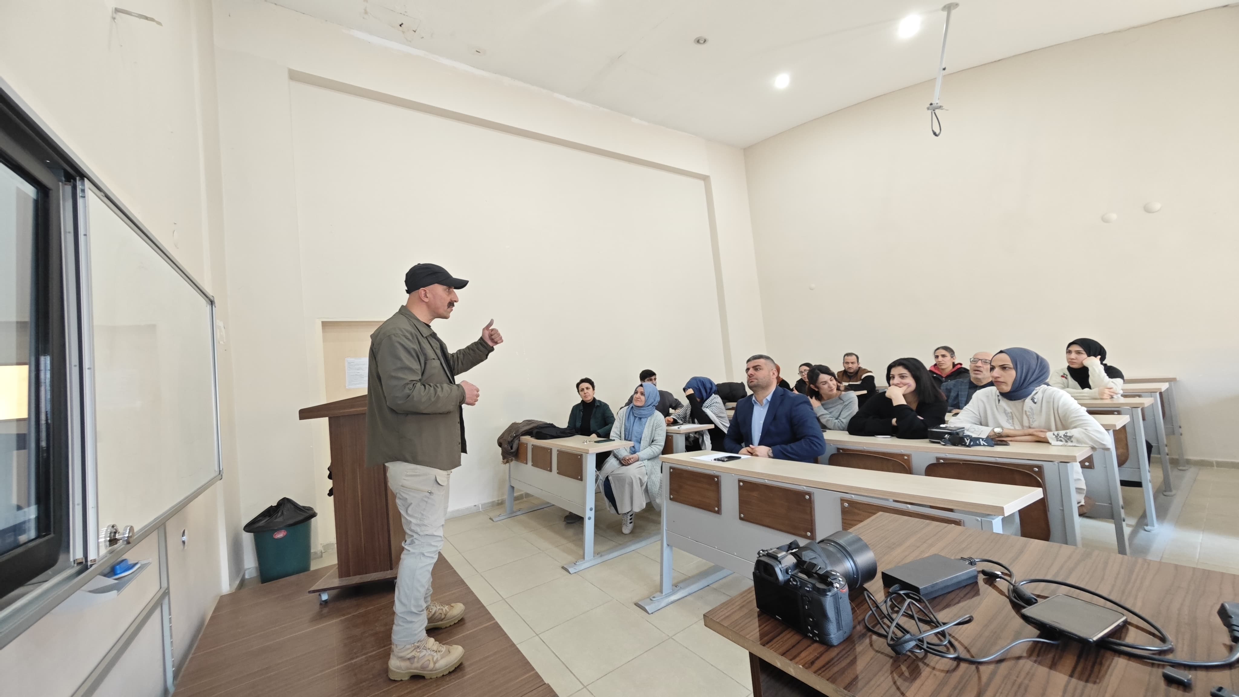 mus-fotografcilar-dernegi-baskani-kenan-demir-ogrencilerle-bulustu-6833