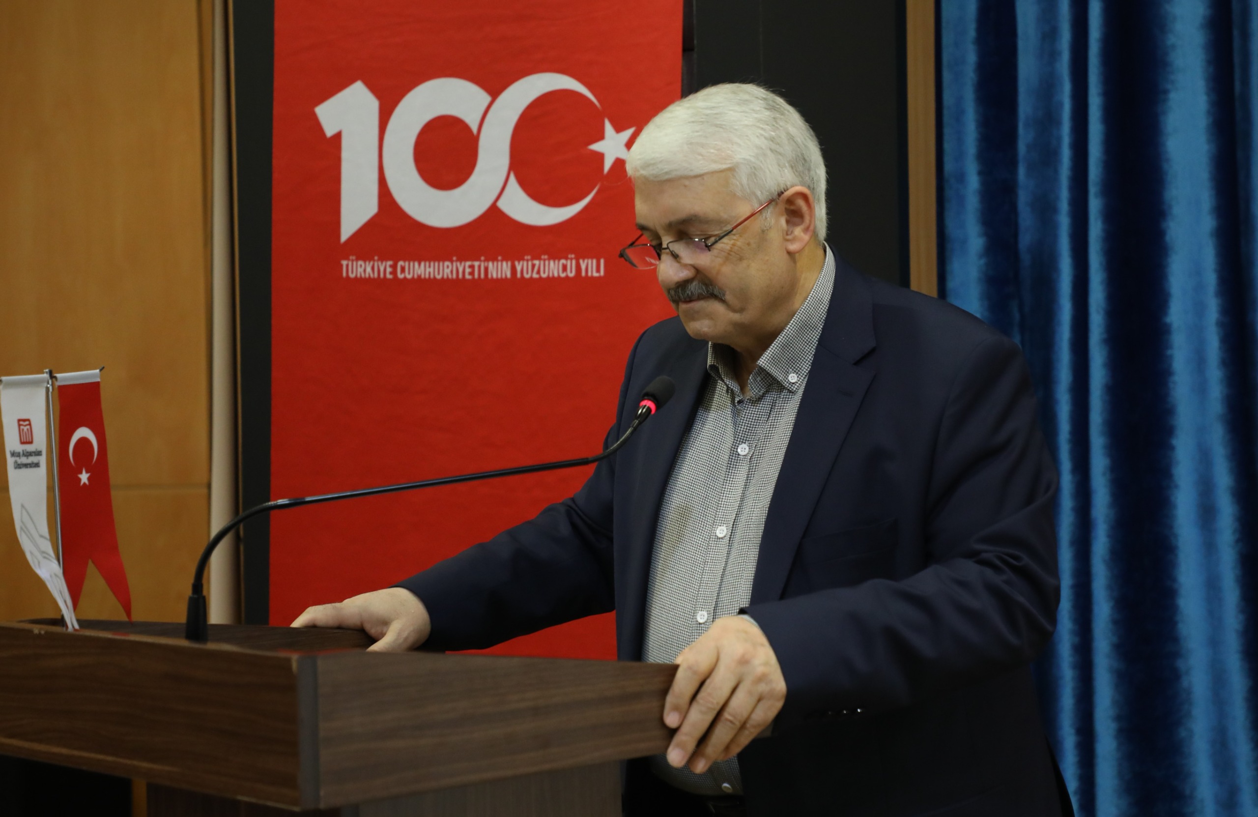 universitemizde-zaferin-sesi-direnisin-sairi-canakkale-savasi-ve-mehmet-akif-konulu-konferans-duzenlendi-6874