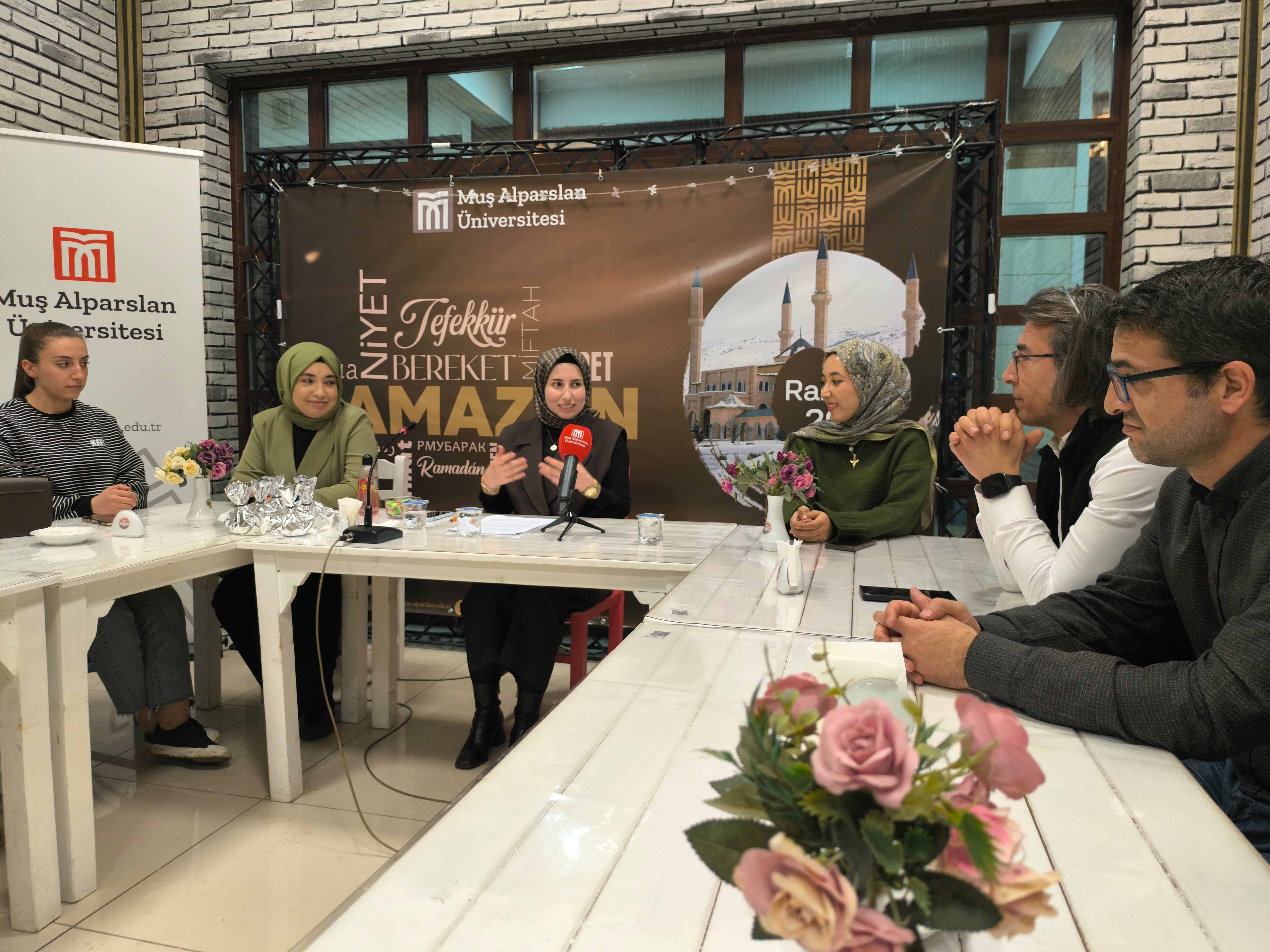 ramazan-konusmalarinin-20-bolumunde-halk-edebiyatinda-ramazan-konusu-ele-alindi-6907