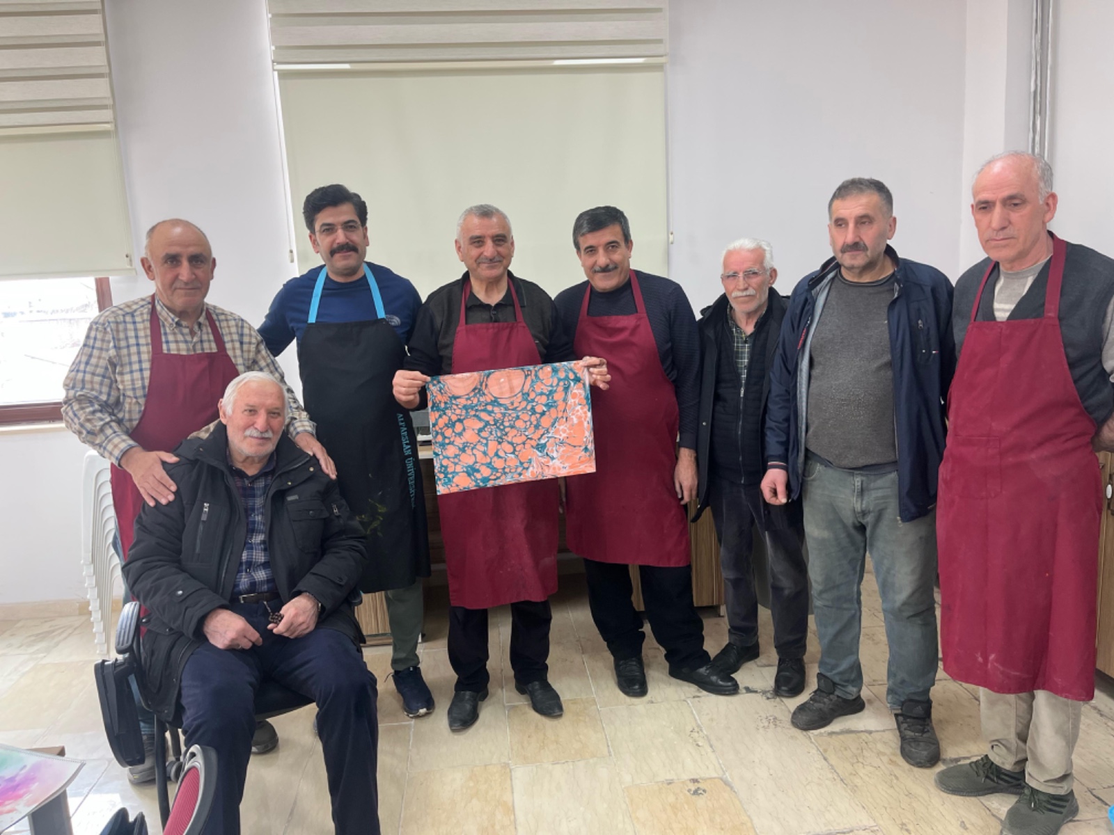 60-tazelenme-universitesinde-ebru-sanatiyla-renkli-bulusma-6959