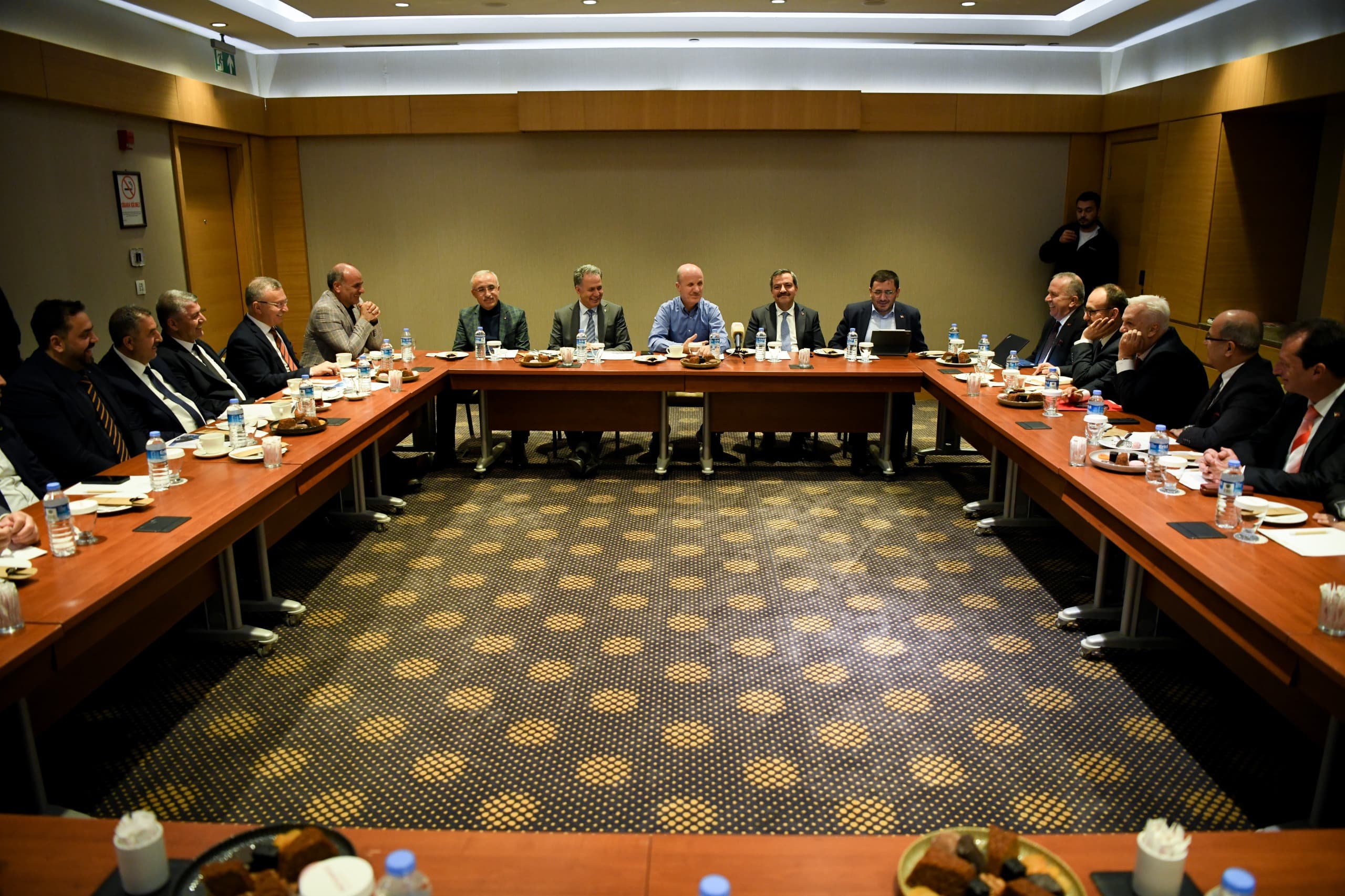 rektorumuz-yok-baskani-prof-dr-erol-ozvar-baskanligindaki-istisare-toplantisina-katildi-7048