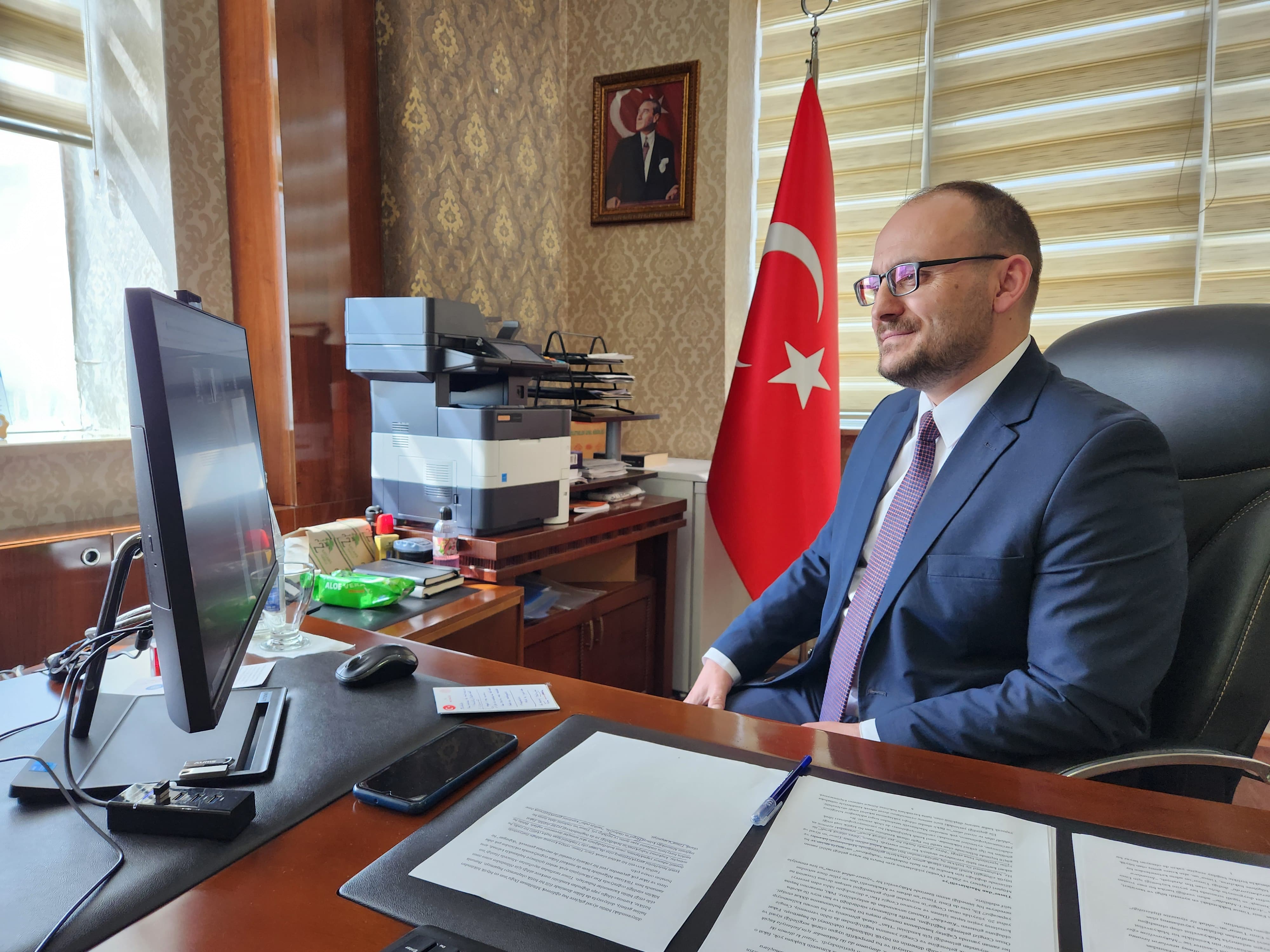 rektorumuz-timur-ve-donemi-sempozyumuna-katildi-7166