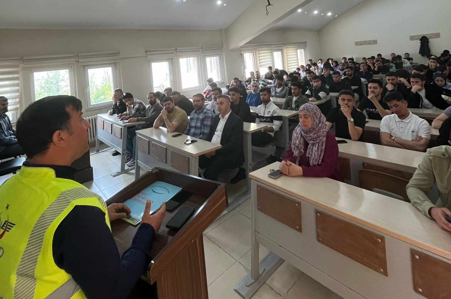 teknik-bilimler-meslek-yuksekokulunda-rayli-sistemler-semineri-gerceklestirildi-7271