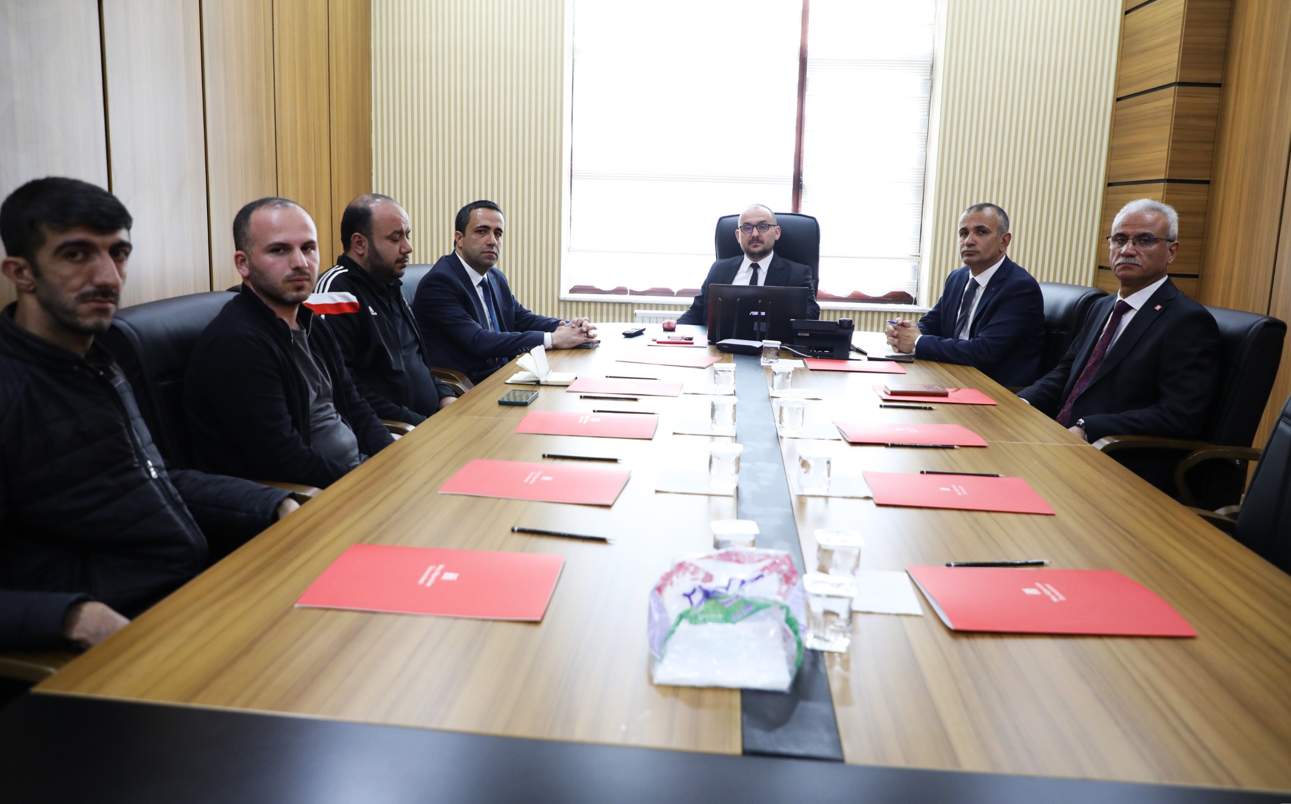 rektorumuzden-web-sitesinin-gelistirilmesine-yonelik-toplanti-7294