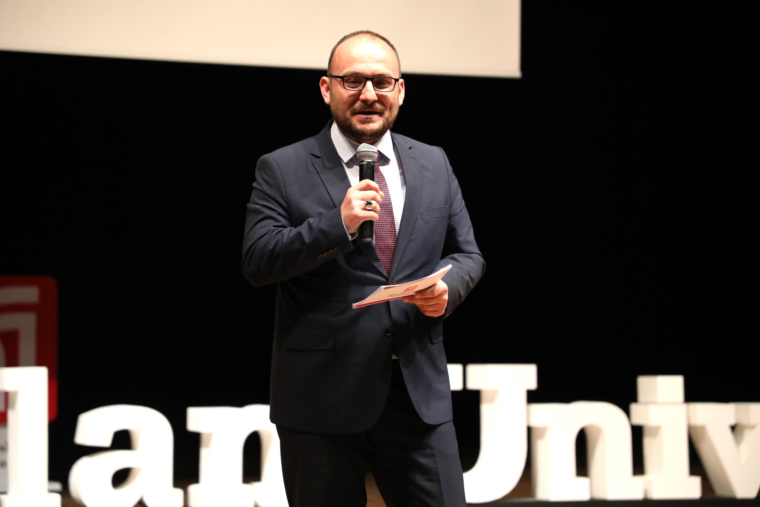 tedxalparslanuniversity-etkinligi-yogun-katilimla-gerceklesti-7450