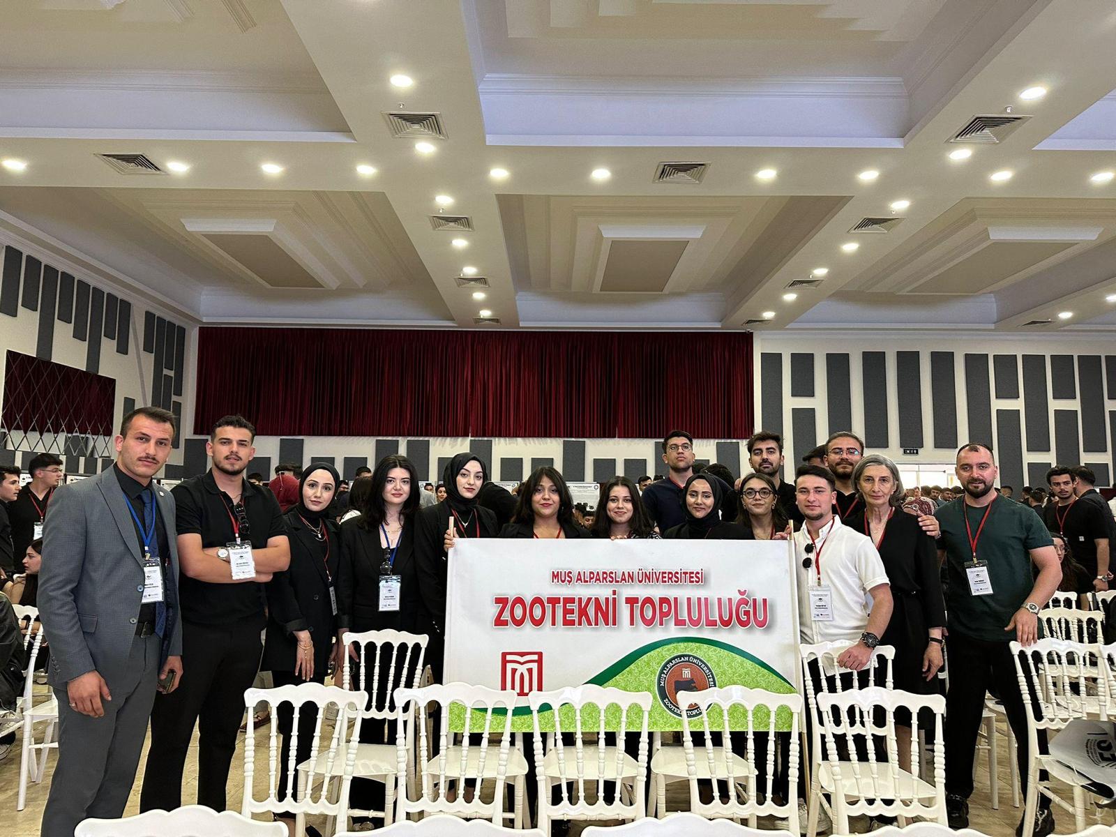 mus-alparslan-universitesi-uygulamali-bilimler-fakultesi-zootekni-toplulugu-uyesi-ogrenciler-18-ulusal-zootekni-ogrenci-kongresinde-universitemizi-basariyla-temsil-etti-7521