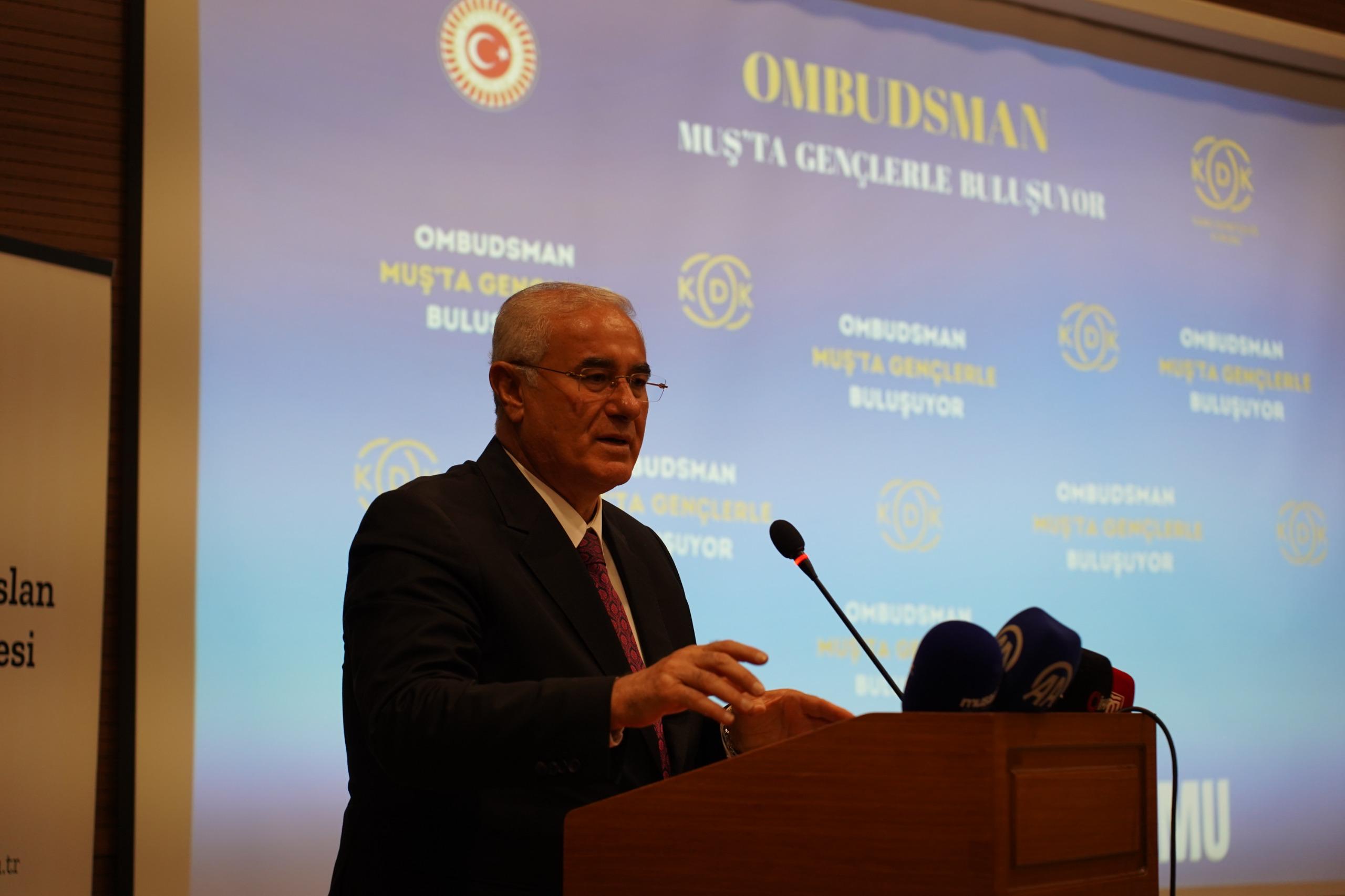 kamu-basdenetcisi-mehmet-akarca-musta-genclerle-bulustu-7551