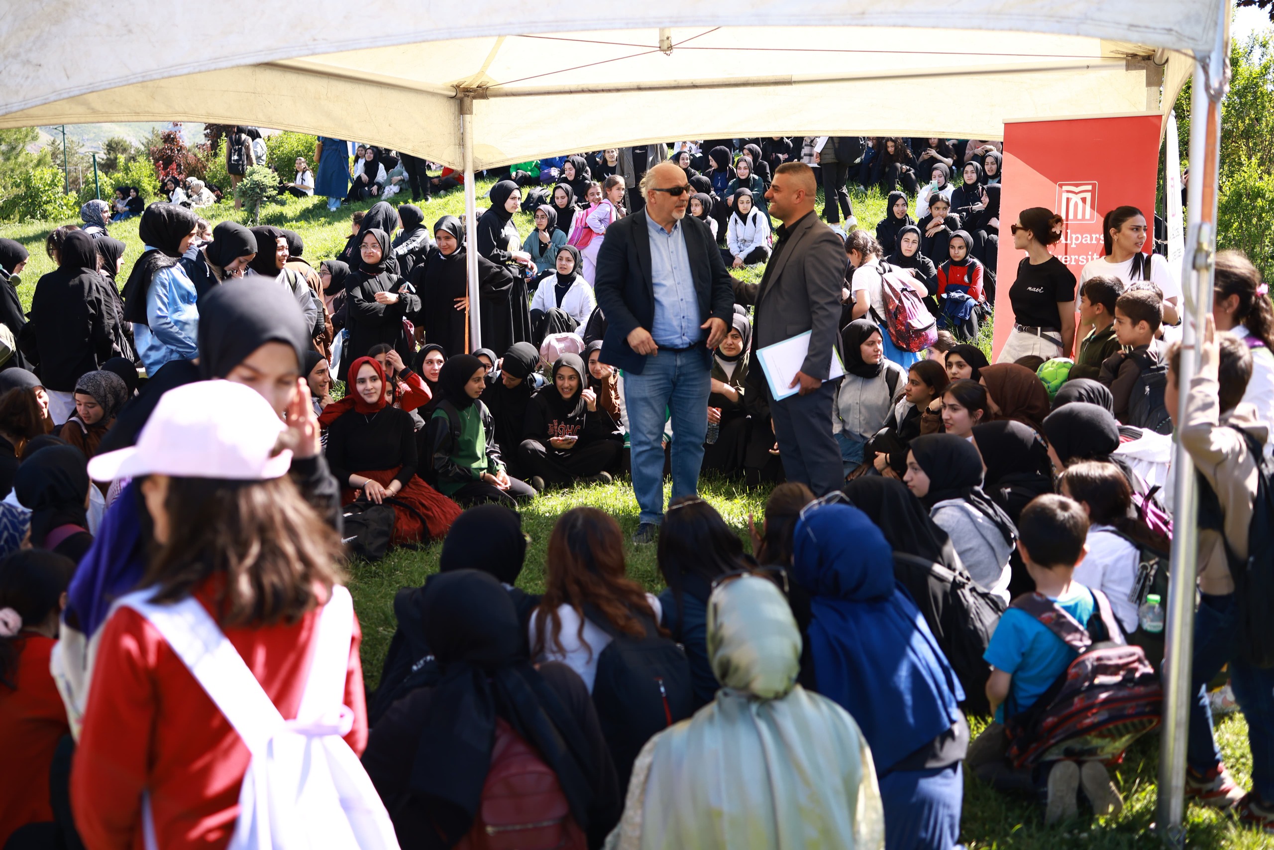 afet-yonetimi-temali-bilim-kafe-etkinligi-gerceklestirildi-7557