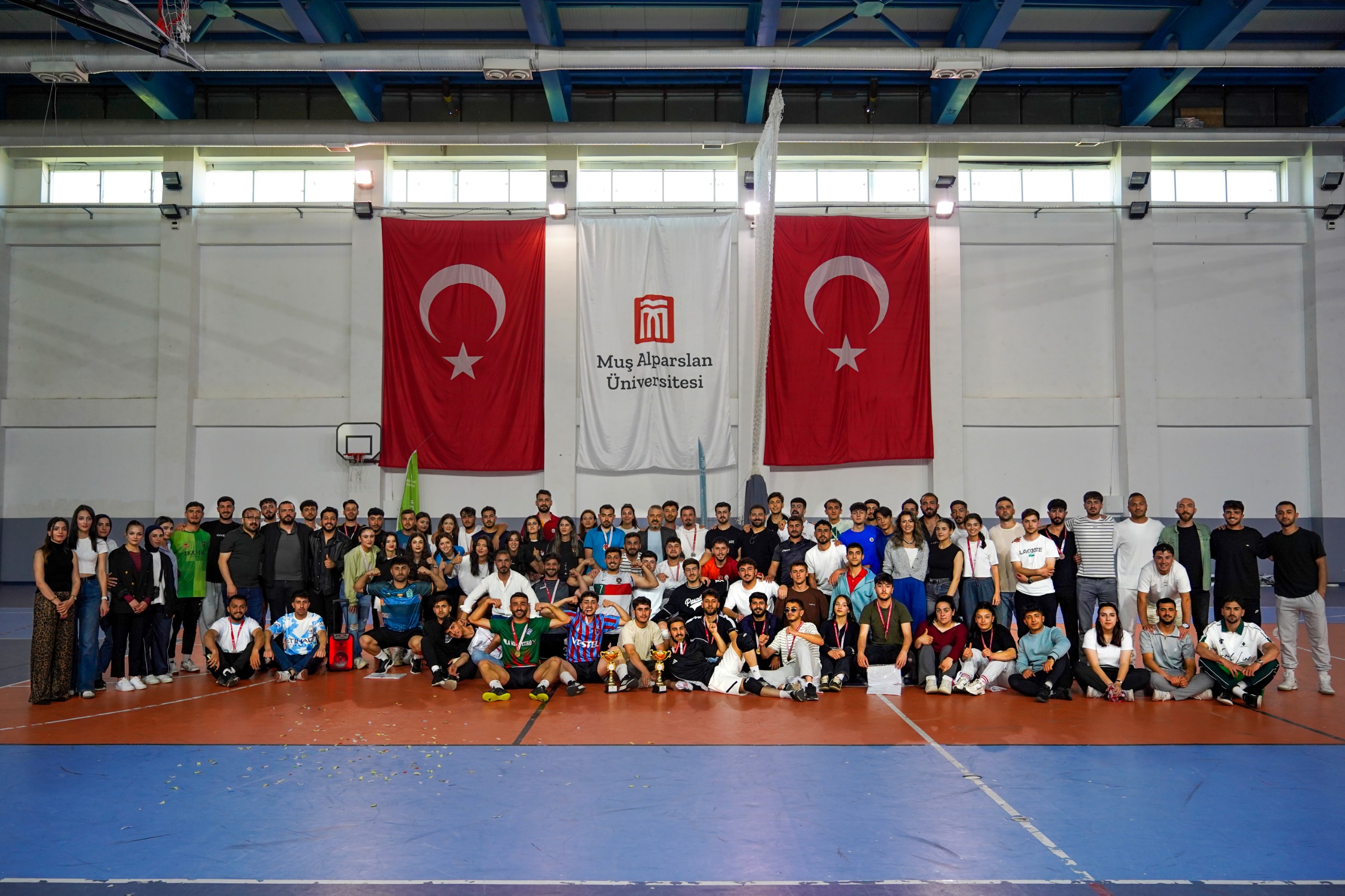 futsal-ve-voleybol-turnuvalarimiz-sona-erdi-7559