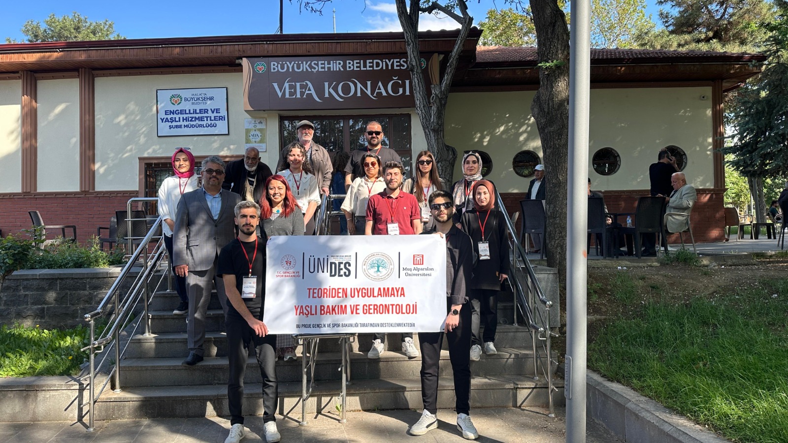 teoriden-uygulamaya-yasli-bakimi-ve-gerontoloji-unides-projesi-tamamlandi-7577