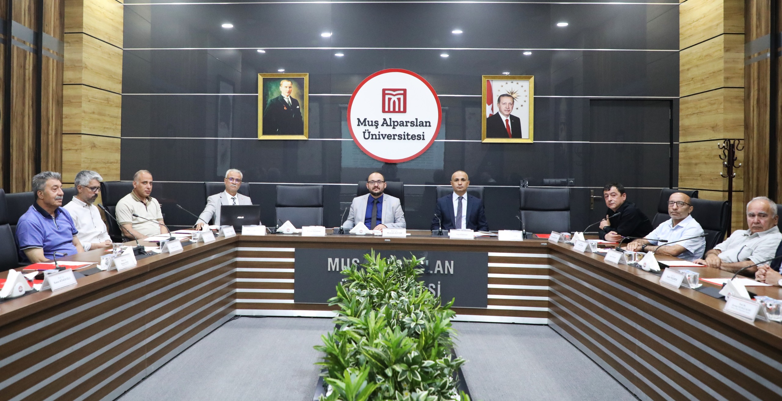 universitemiz-yonetim-kurulu-toplantisi-gerceklestirildi-7735