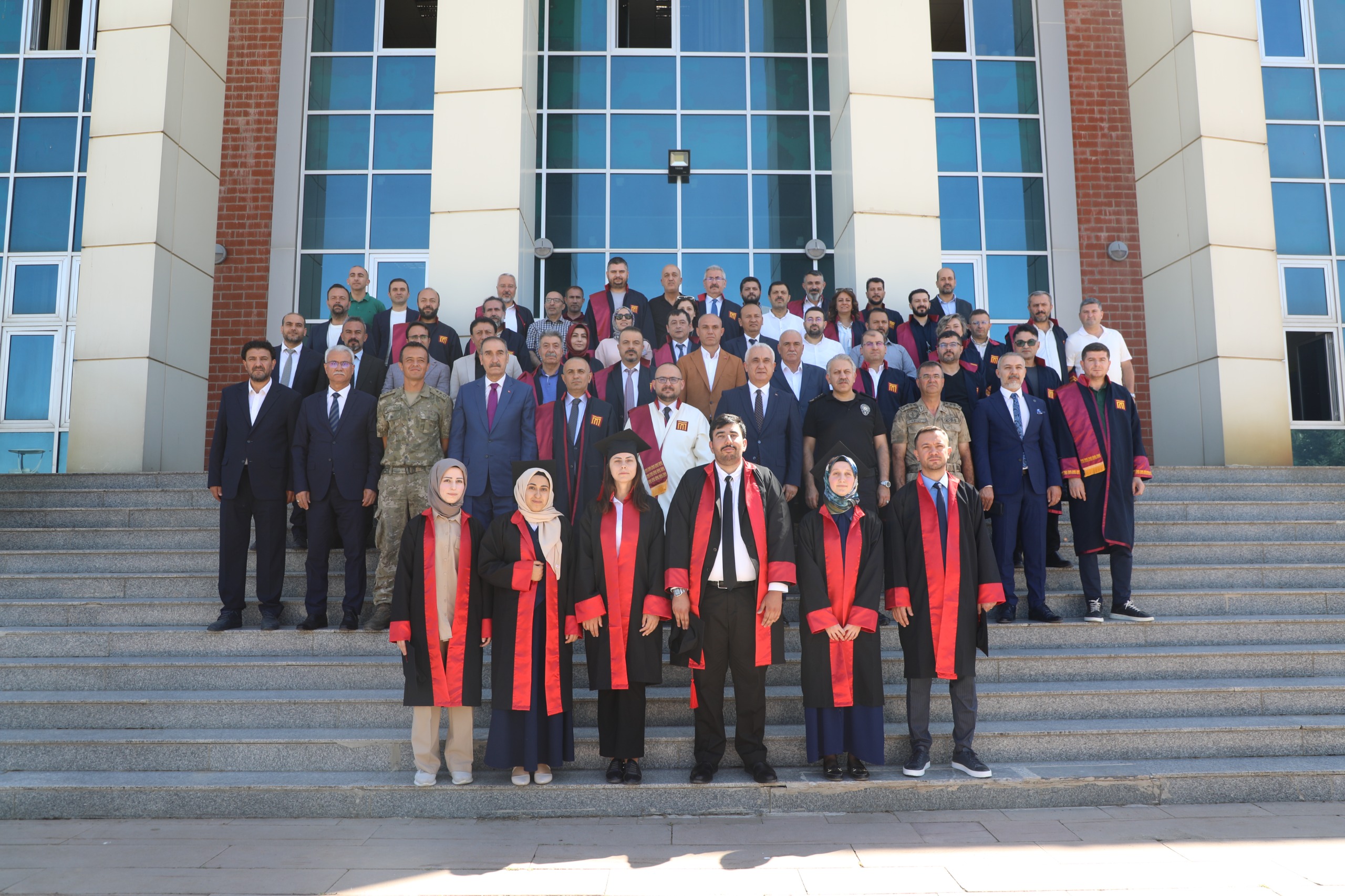 mus-alparslan-universitesi-genel-mezuniyet-toreni-gerceklestirildi-7739