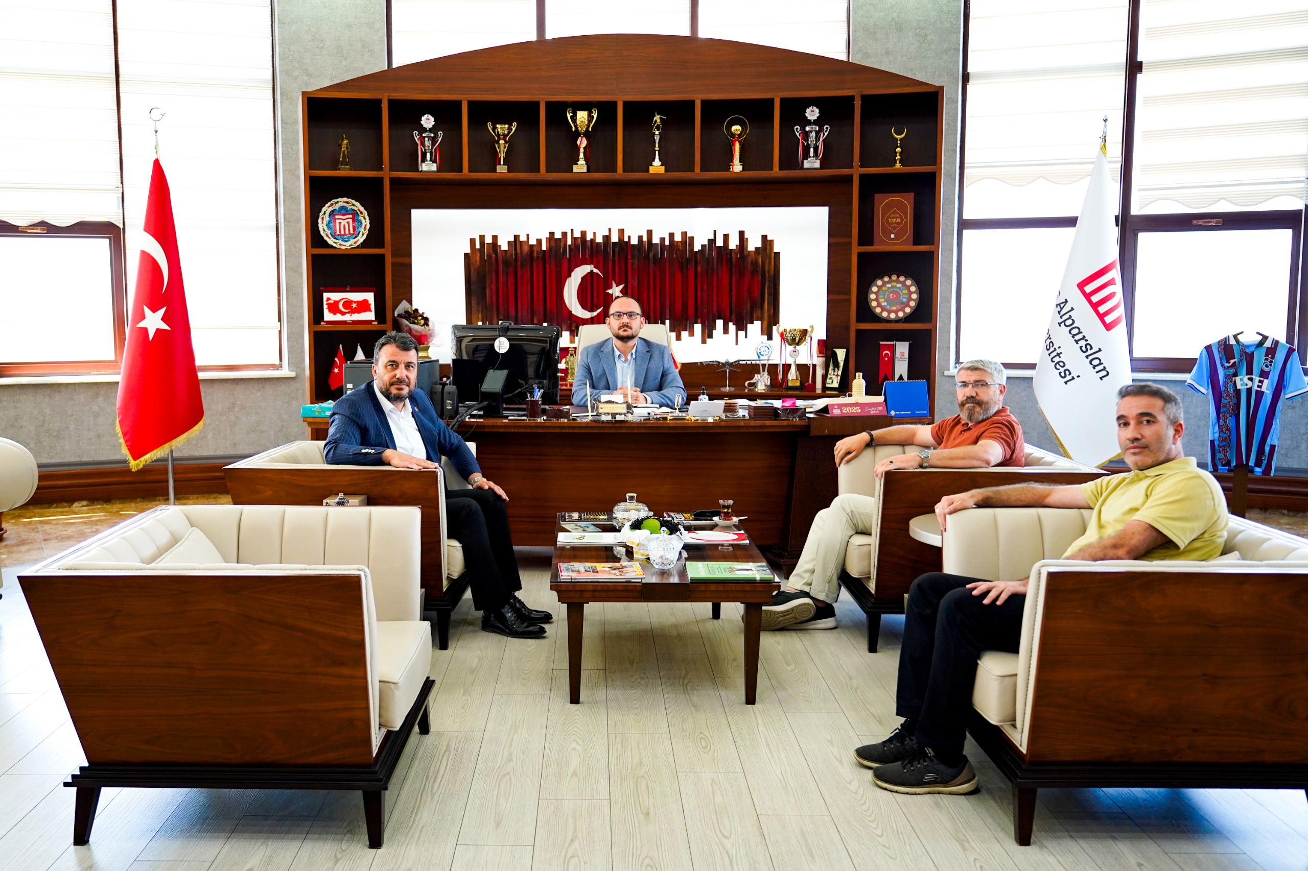 egitim-bir-sen-sube-baskanlarindan-rektorumuze-ziyaret-7791