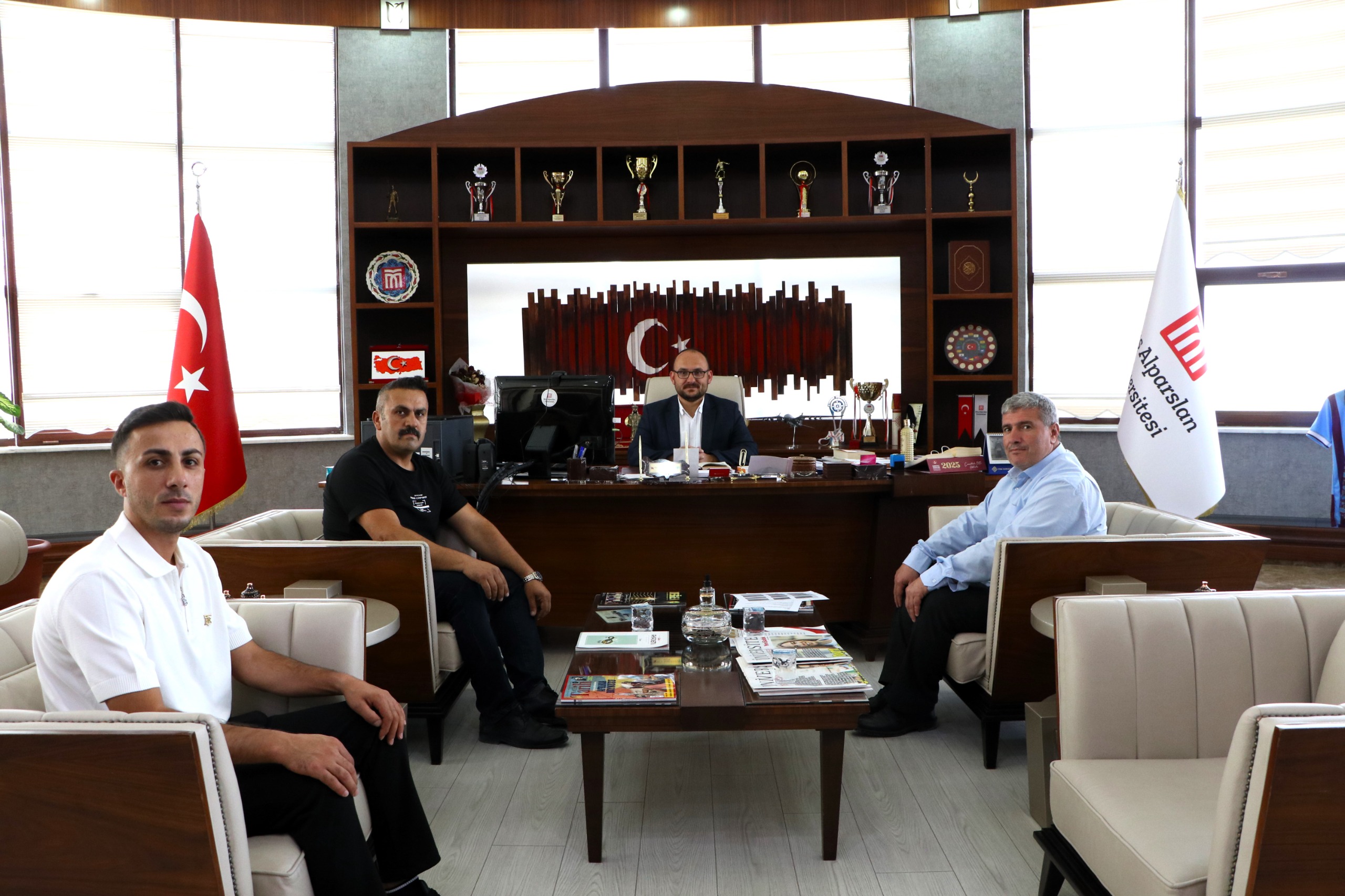 15-temmuz-dernegi-ve-muhtar-aydan-rektorumuze-ziyaret-7913