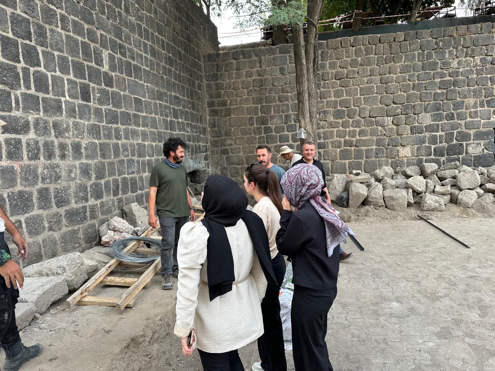 semamin-duzenledigi-malazgirt-gezisi-ogrenciler-icin-tarihi-bir-deneyim-oldu-7914