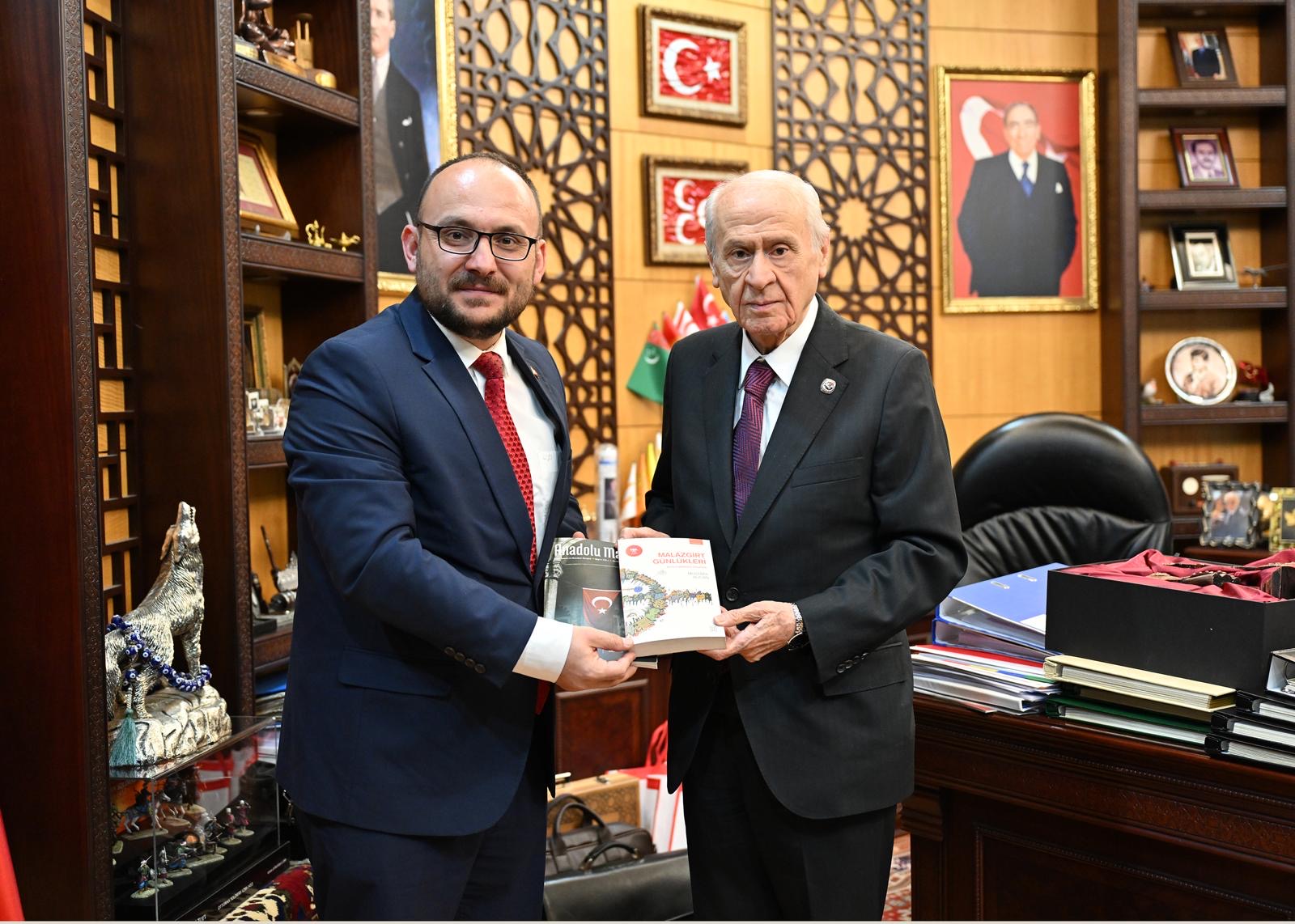 rektorumuz-prof-dr-mustafa-alicandan-mhp-genel-baskani-dr-devlet-bahceliye-ziyaret-7947