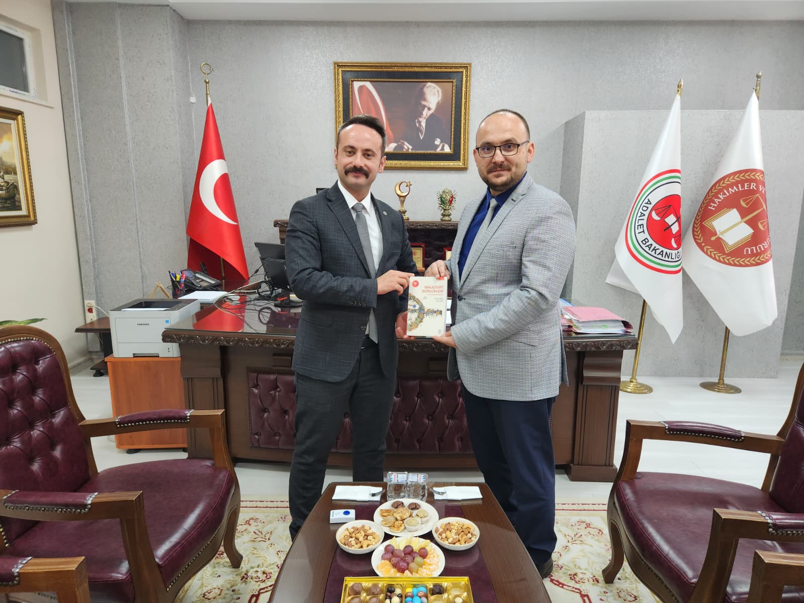 rektorumuzden-adalet-komisyonu-baskani-ekrem-hilmi-tarcina-ziyaret-7971