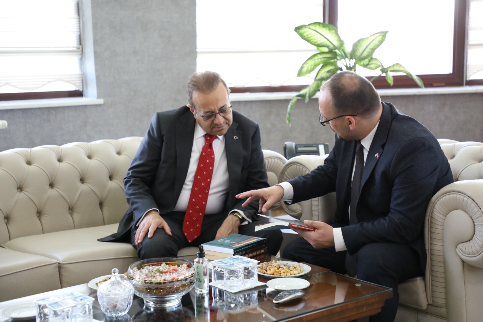 mus-alparslan-universitesinde-akademik-ve-kulturel-bulusma-8022