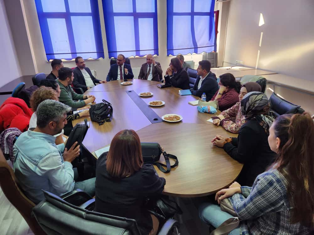 dicleden-merice-akademi-turkiye-lisansustu-derslerinde-tarih-ve-hakikat-konusuldu-8045