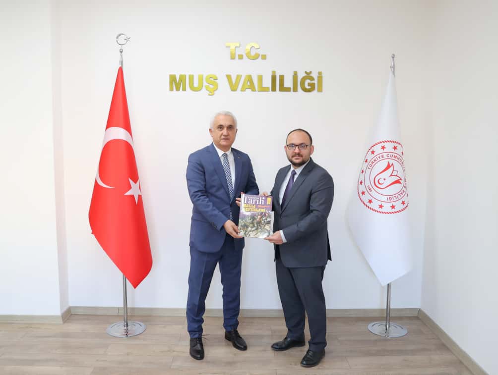 rektorumuz-derin-tarih-dergisinin-hacli-seferlerine-dair-ozel-sayisini-valimize-takdim-etti-8064