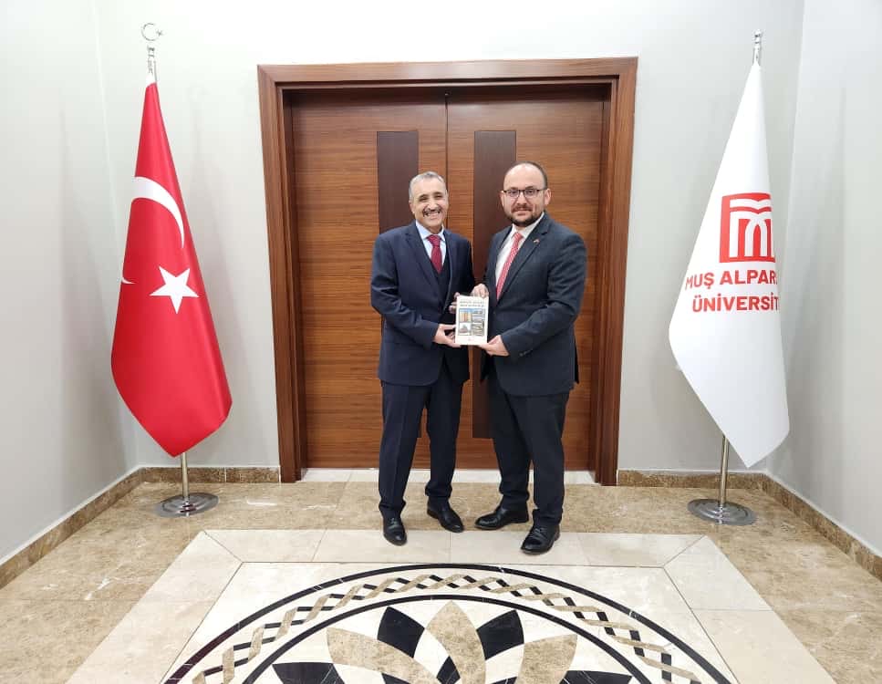 arastirmaci-yazar-dr-mustafa-koksaldan-rektorumuz-prof-dr-mustafa-alicana-kitap-takdimi-8093