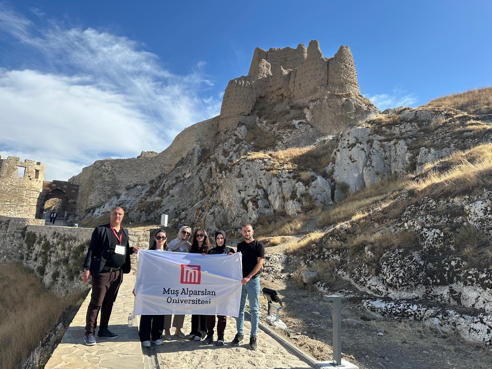 semamdan-tarihi-mekan-gezisi-vana-uygulamali-egitim-programi-duzenlendi-8101