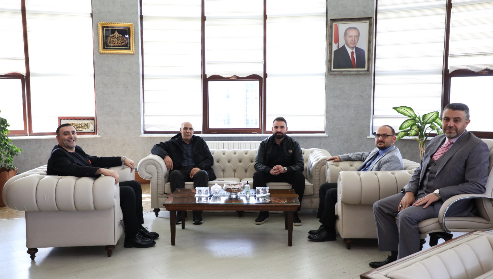 mahsun-usta-firmasi-kurucusu-mahsun-gokcur-rektorumuzu-ziyaret-etti-8129