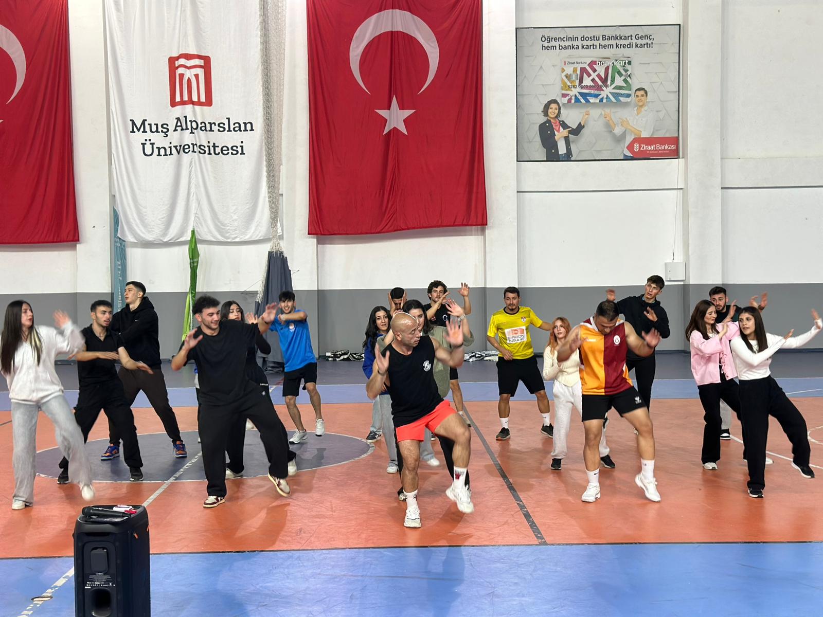 universitemizde-zumba-etkinligi-duzenlendi-8208
