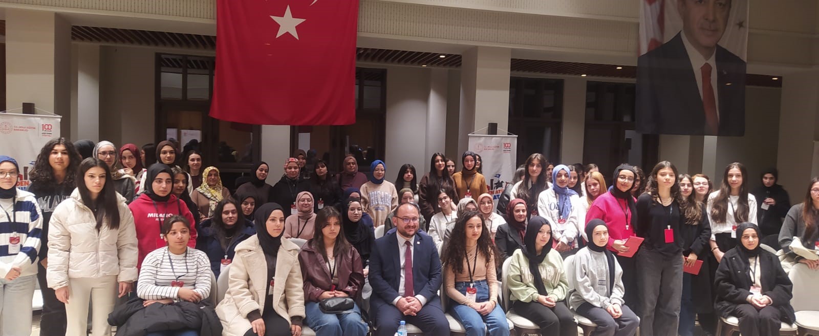 rektorumuz-ahlat-ve-anadoludan-balkanlara-fetih-ruhu-baslikli-konusmasini-gerceklestirdi-8348