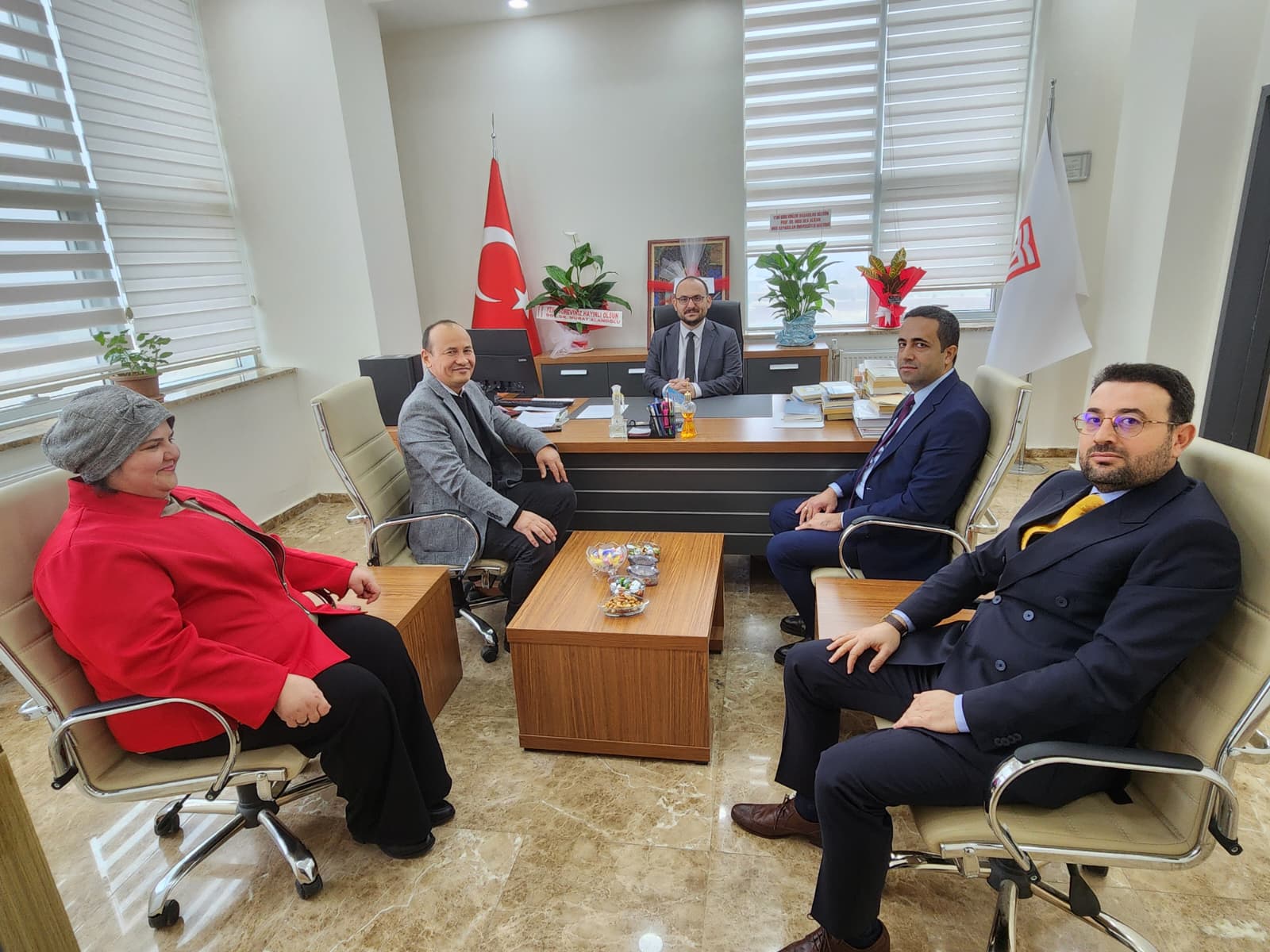 rektorumuz-prof-dr-mustafa-alicandan-dekanlara-hayirli-olsun-ziyareti-8368
