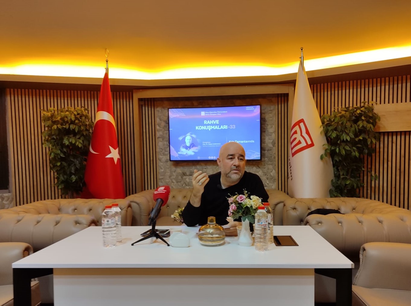 rahve-konusmalari-33-kriz-zamanlarinda-edebiyat-8388