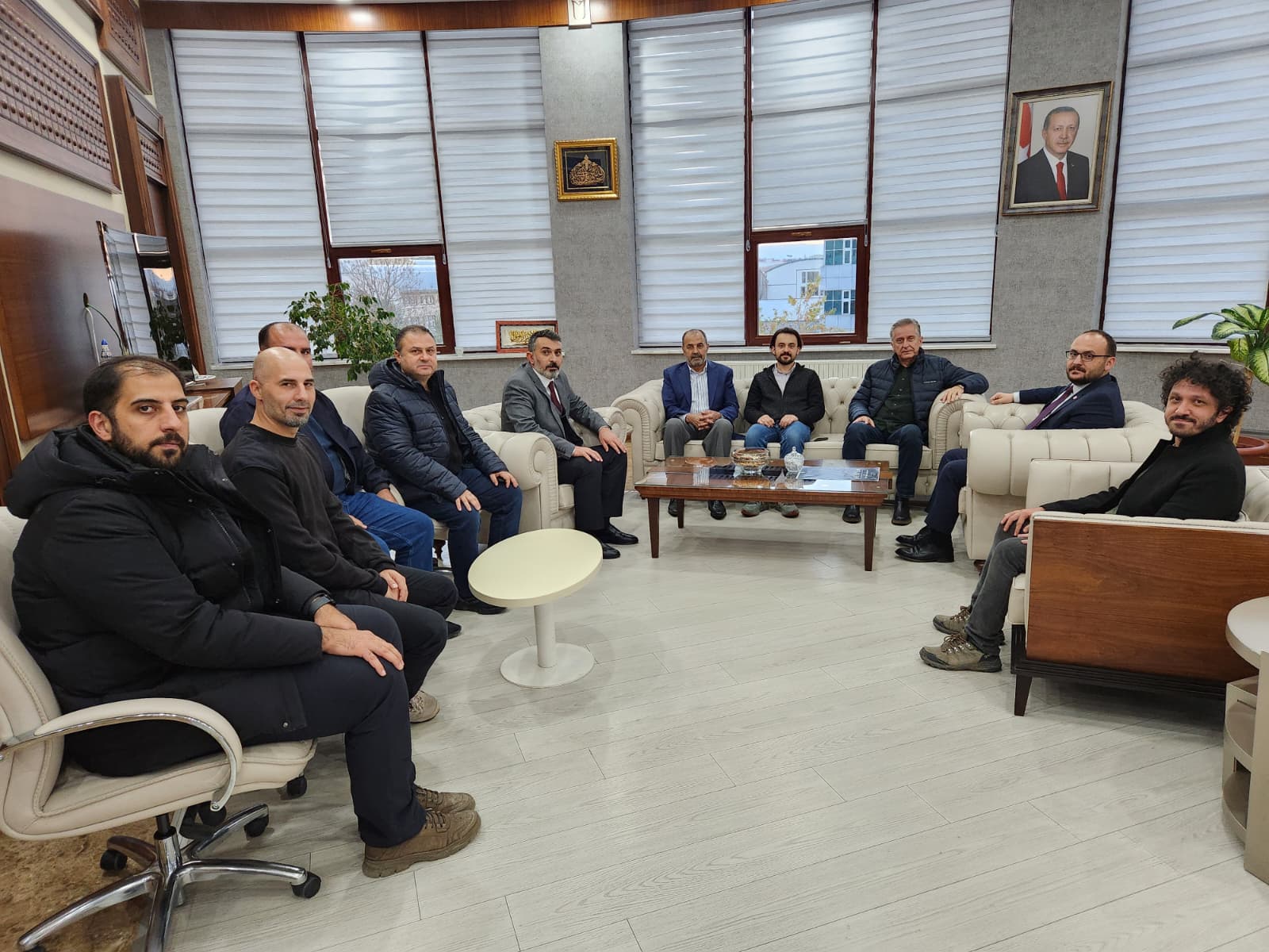 malazgirt-arastirma-ekibinden-nezaket-ziyareti-8393