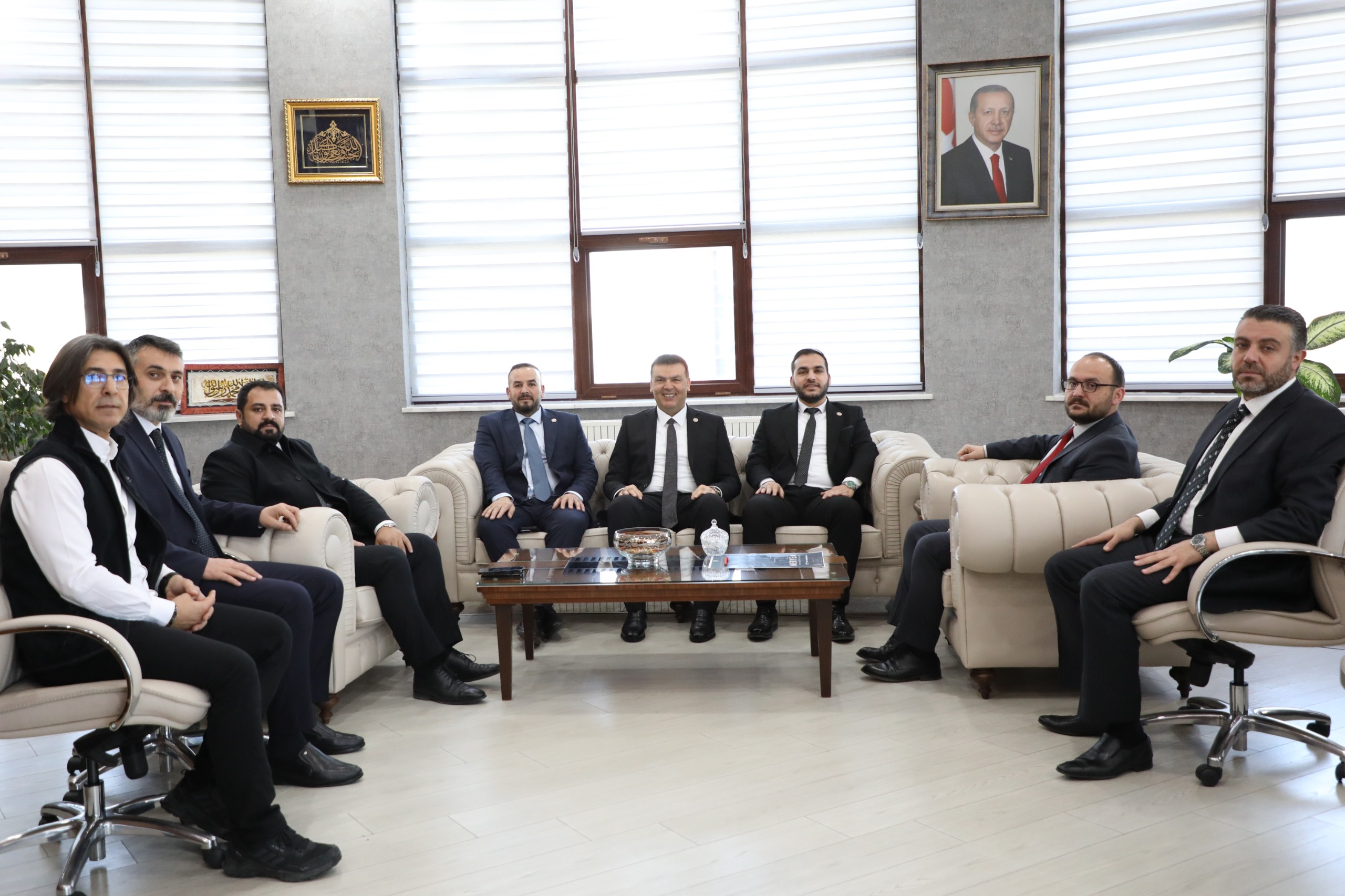 tumkiad-genel-baskani-nihat-tanrikulundan-rektorumuze-ziyaret-8411