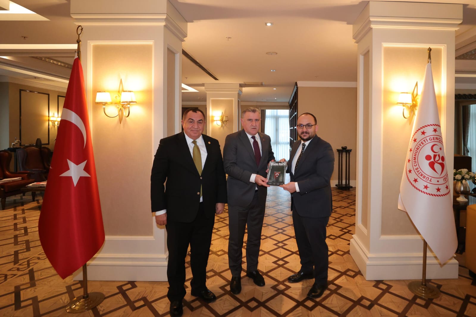 rektorumuz-genclik-ve-spor-bakani-osman-askin-baki-ziyaret-etti-8437