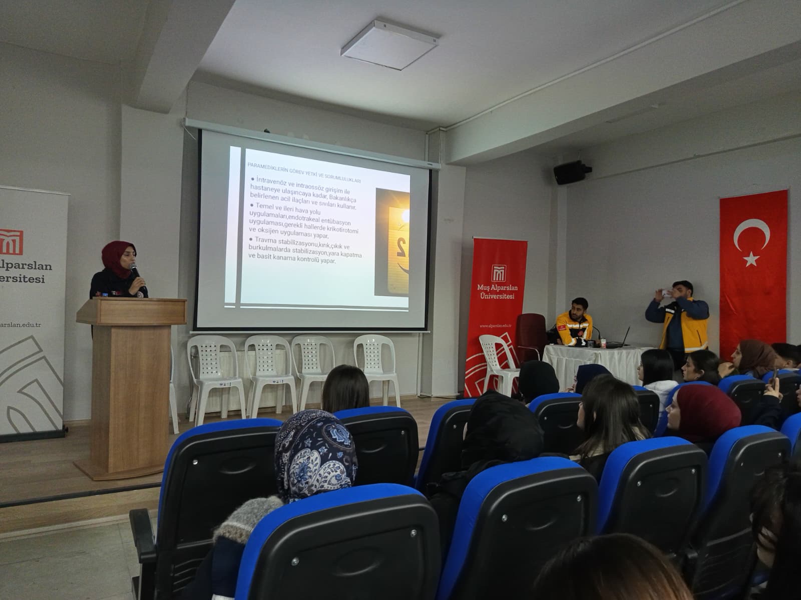 varto-giyasettin-bingol-myoda-paramedikler-gunu-coskuyla-kutlandi-8497