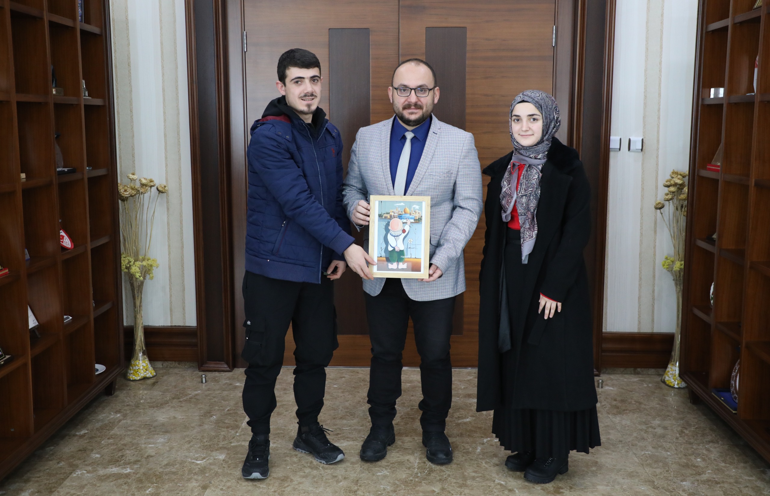 ilahiyat-fakultesi-ogrencilerinden-rektorumuze-ziyaret-8537