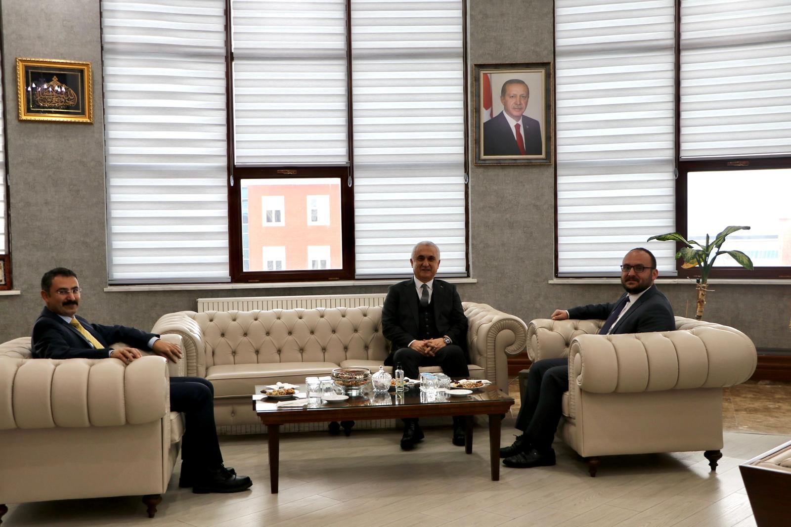 rektorumuz-mus-valisi-ve-cumhuriyet-bassavcisini-makaminda-agirladi-8563
