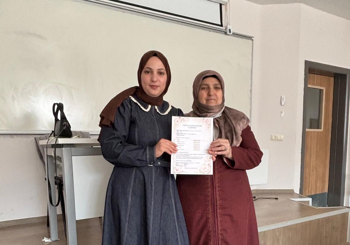 egitim-fakultesi-ogrencilerinden-yetiskin-egitimine-uygulamali-katki-8661