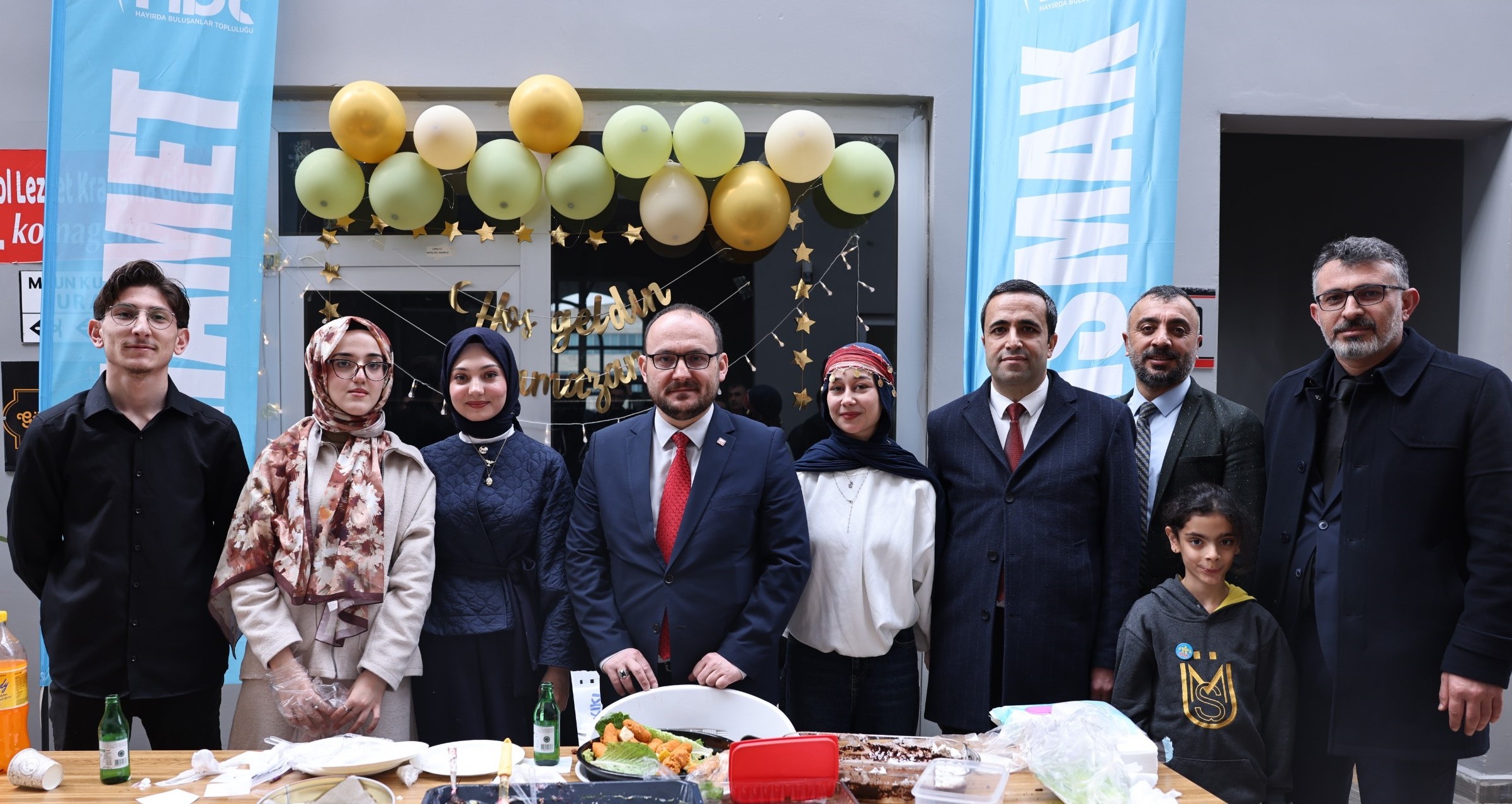 rektorumuz-kermeslerde-gonullerle-bulustu-8681