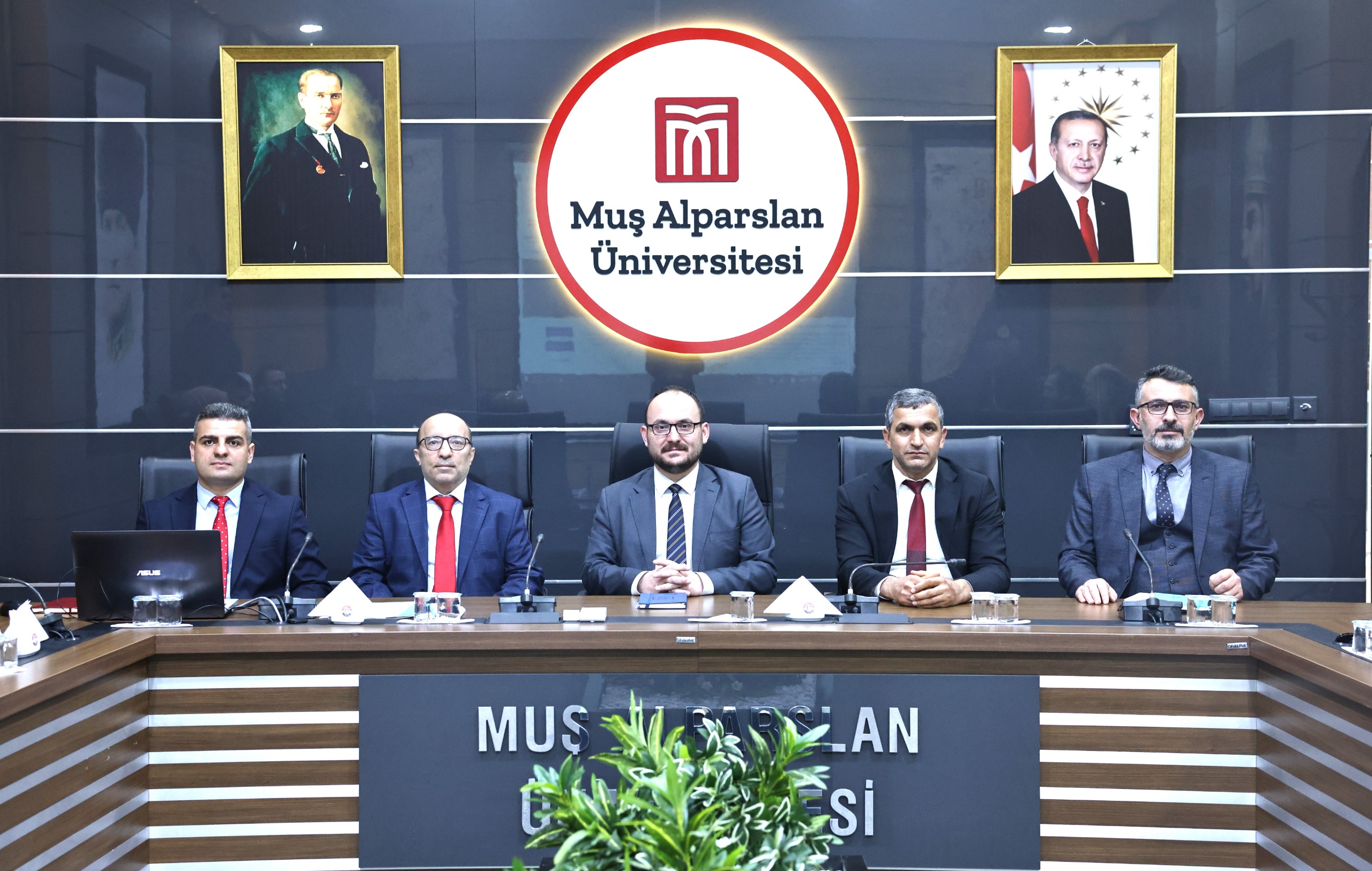 rektorumuz-prof-dr-mustafa-alican-iletisim-fakultesi-akademik-acilis-toplantisina-katildi-8694