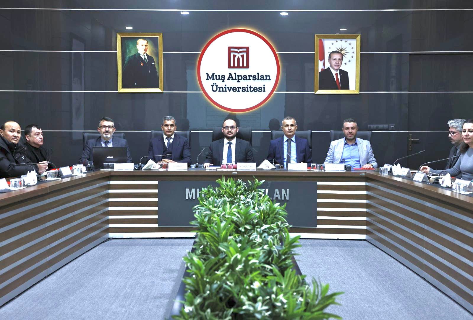 universitemiz-senato-toplantisi-rektorumuz-baskanliginda-gerceklestirildi-8722