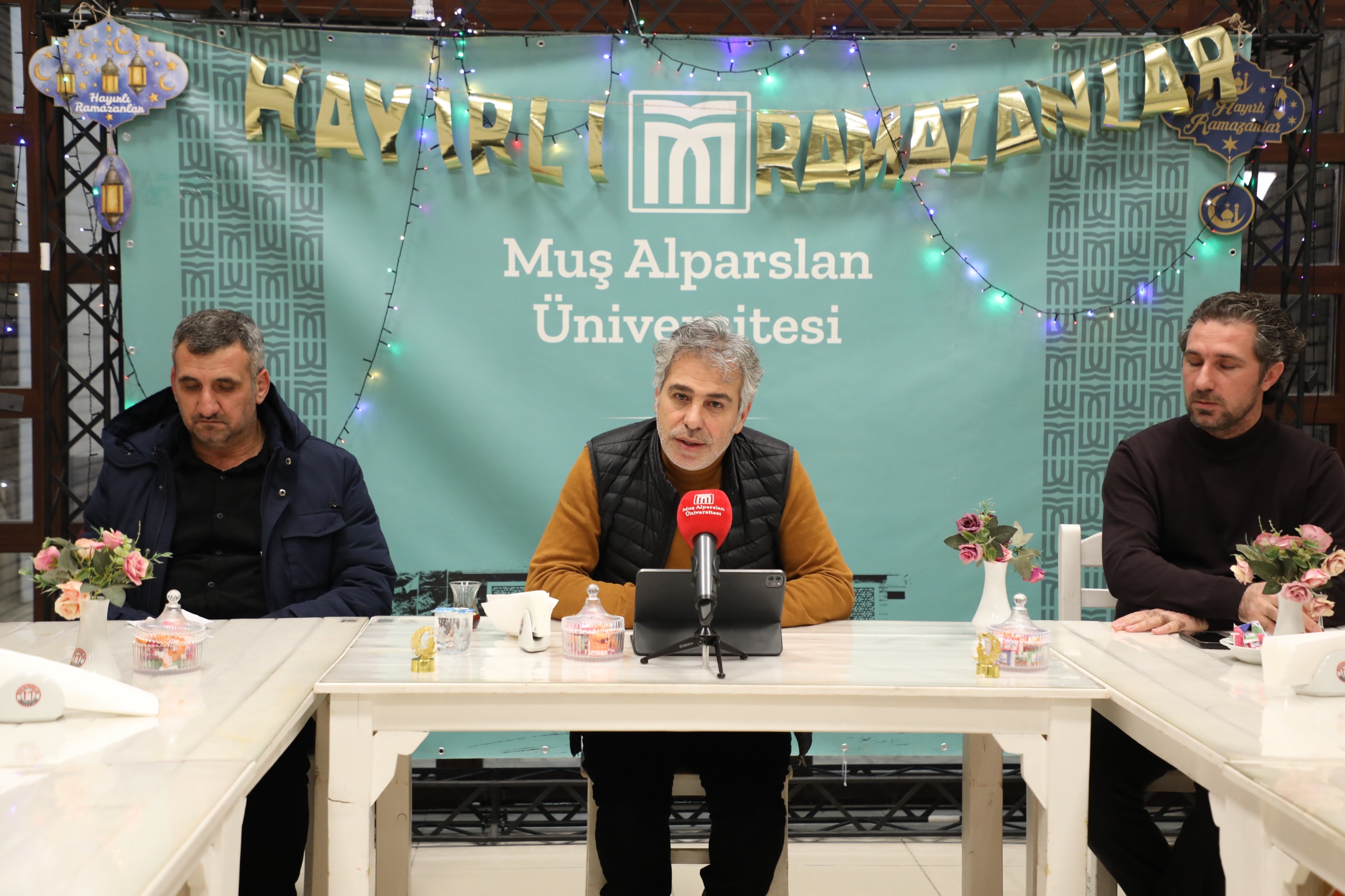 ramazan-sohbetlerinde-seriat-adalet-mi-siyaset-mi-ahlak-mitartismasi-8772