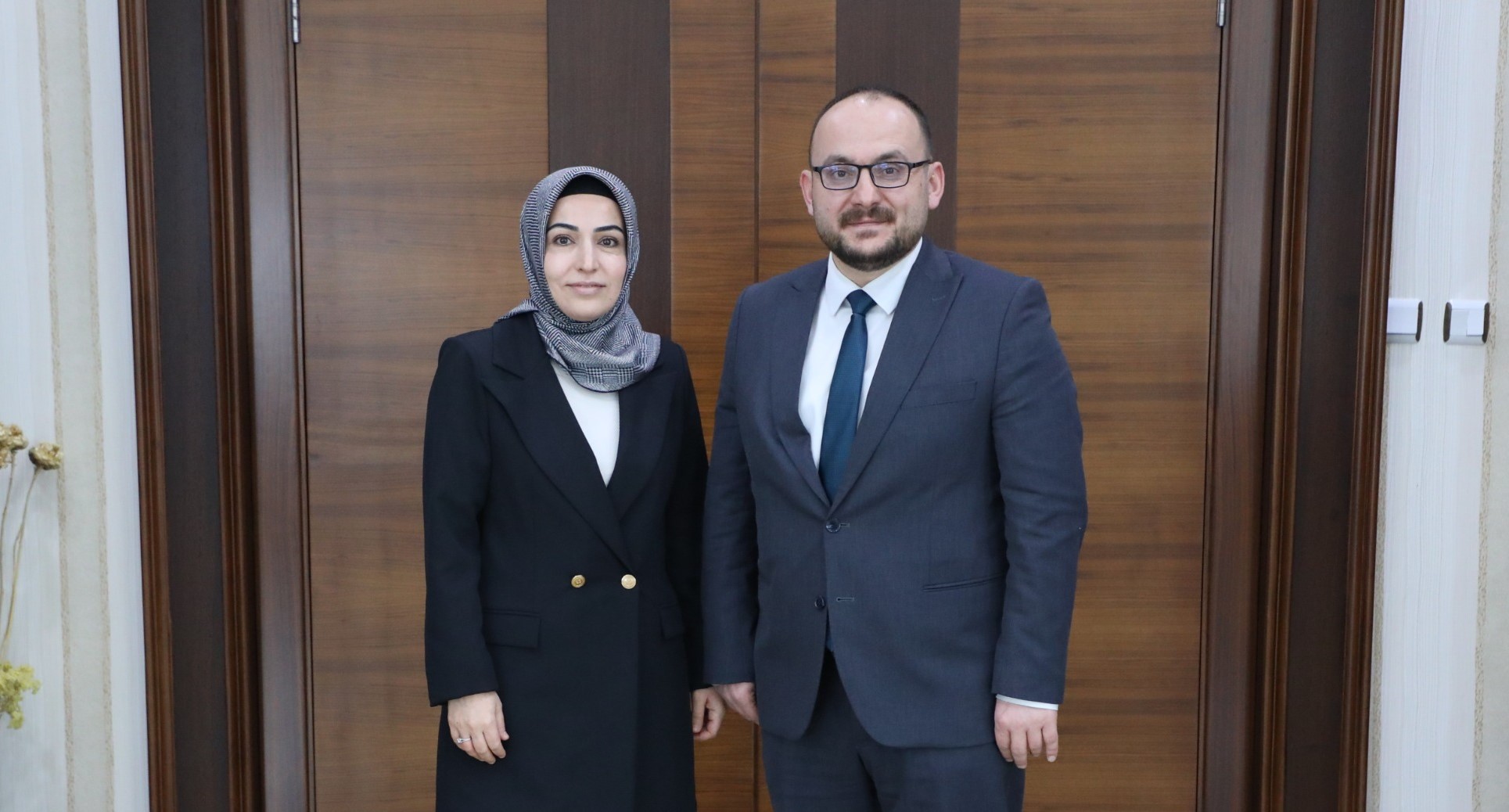 yeni-atanan-mudurlerden-rektorumuze-ziyaret-8840