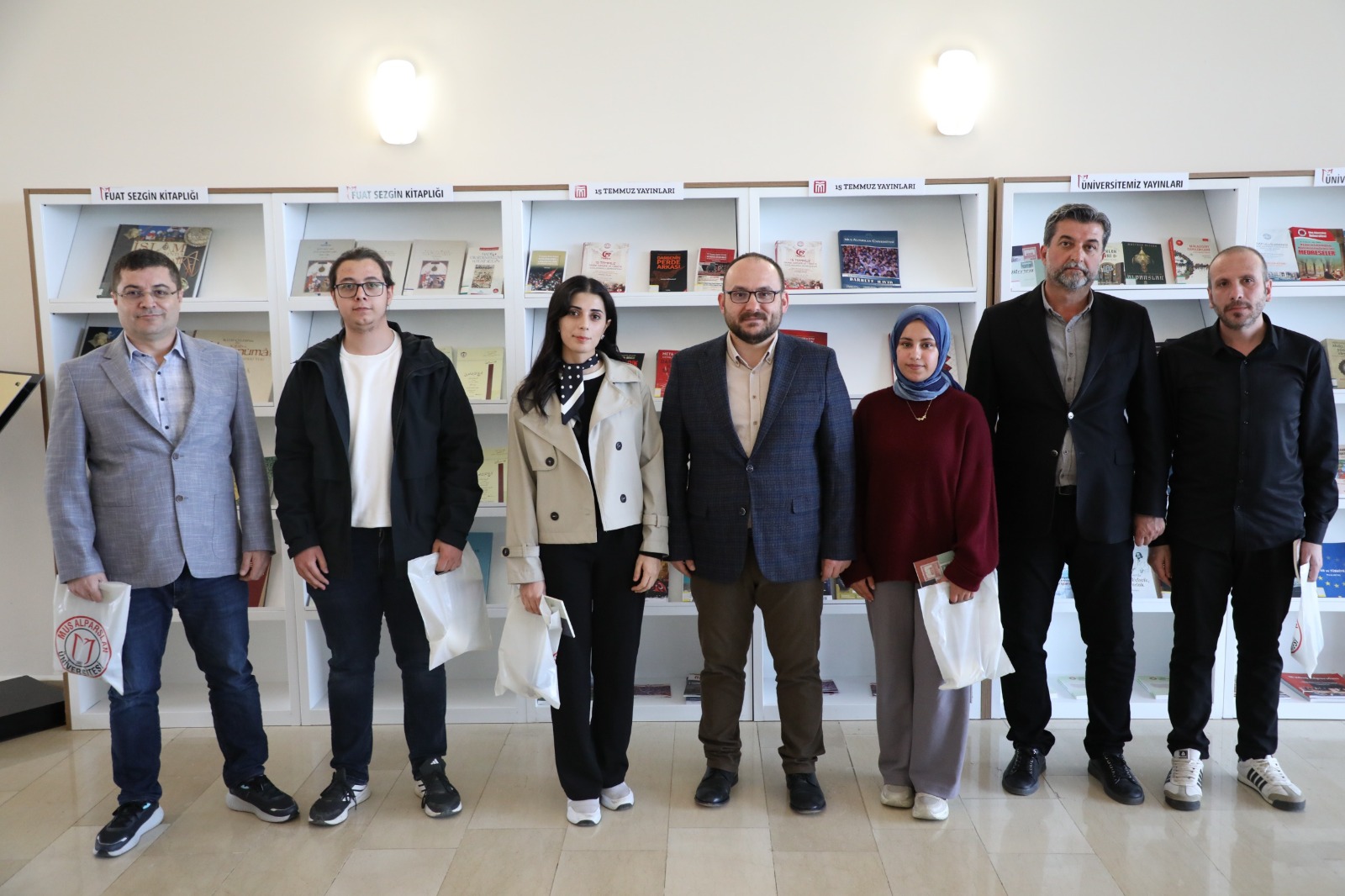 universitemizde-kitap-okuma-farkindalik-etkinligi-duzenlendi-8901
