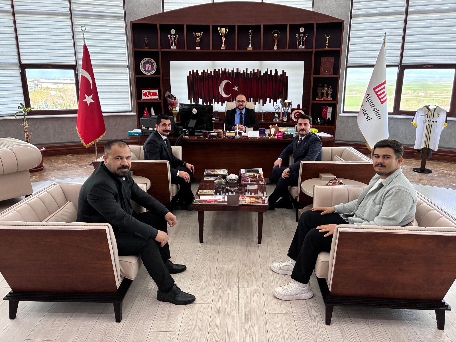 rektorumuz-ulku-ocaklari-mus-il-baskanligini-makaminda-kabul-etti-9004