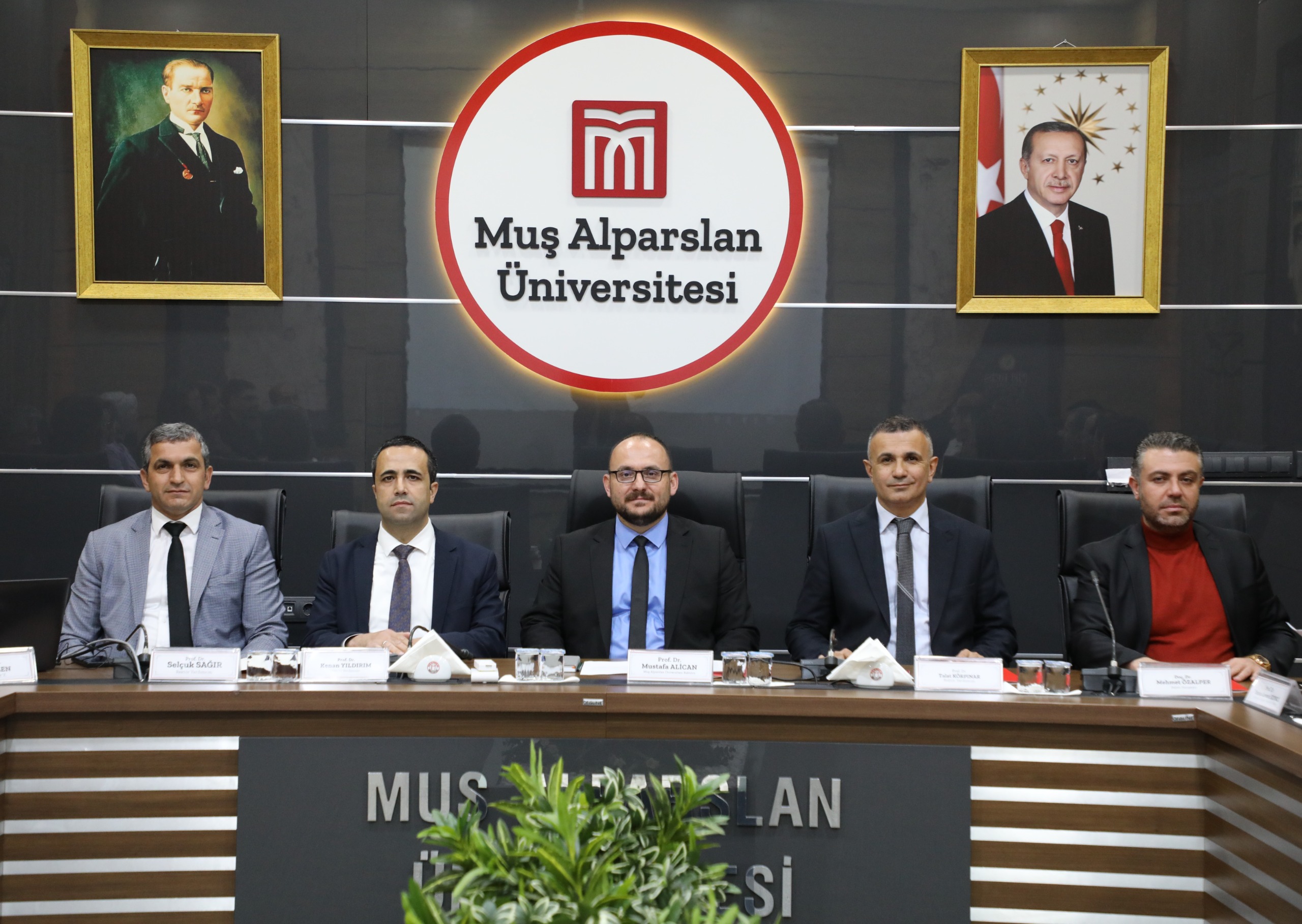 universitemiz-senato-toplantisi-gerceklestirildi-9009