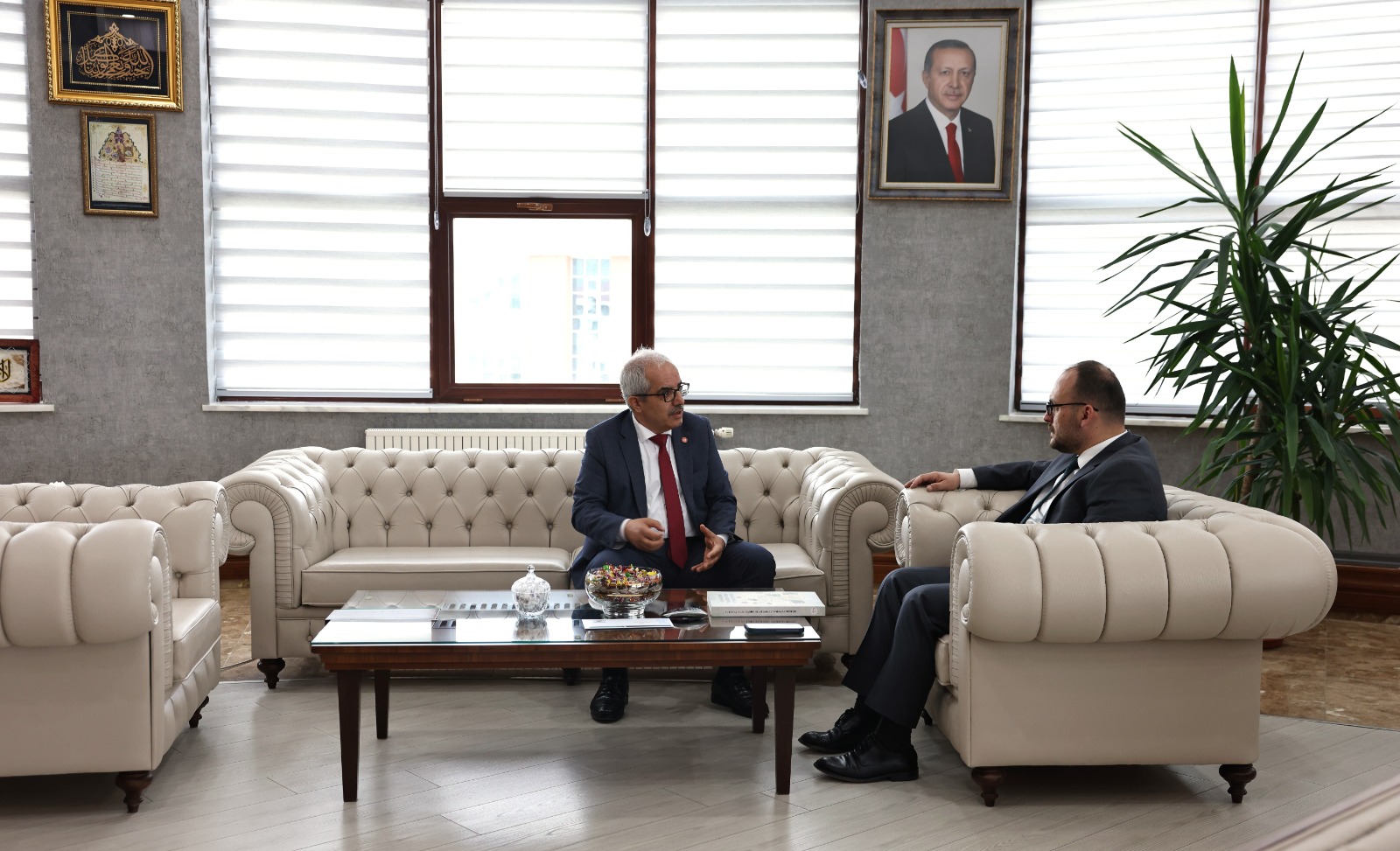 cumhurbaskanligi-iletisim-baskanligindan-rektorumuze-ziyaret-9150