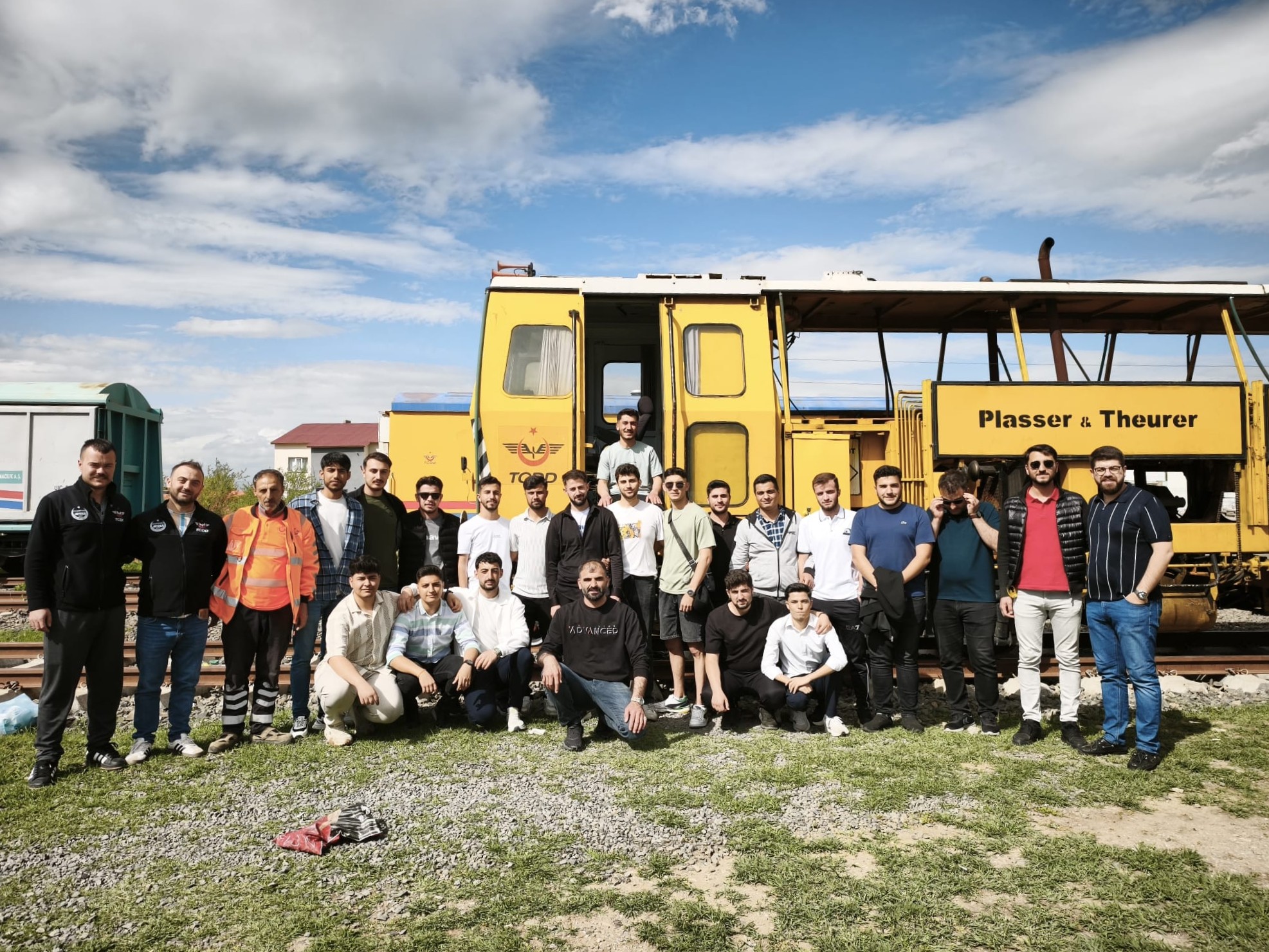 tbmyo-rayli-sistemler-ogrencilerine-mus-gar-sahasinda-uygulamali-teknik-egitim-9167