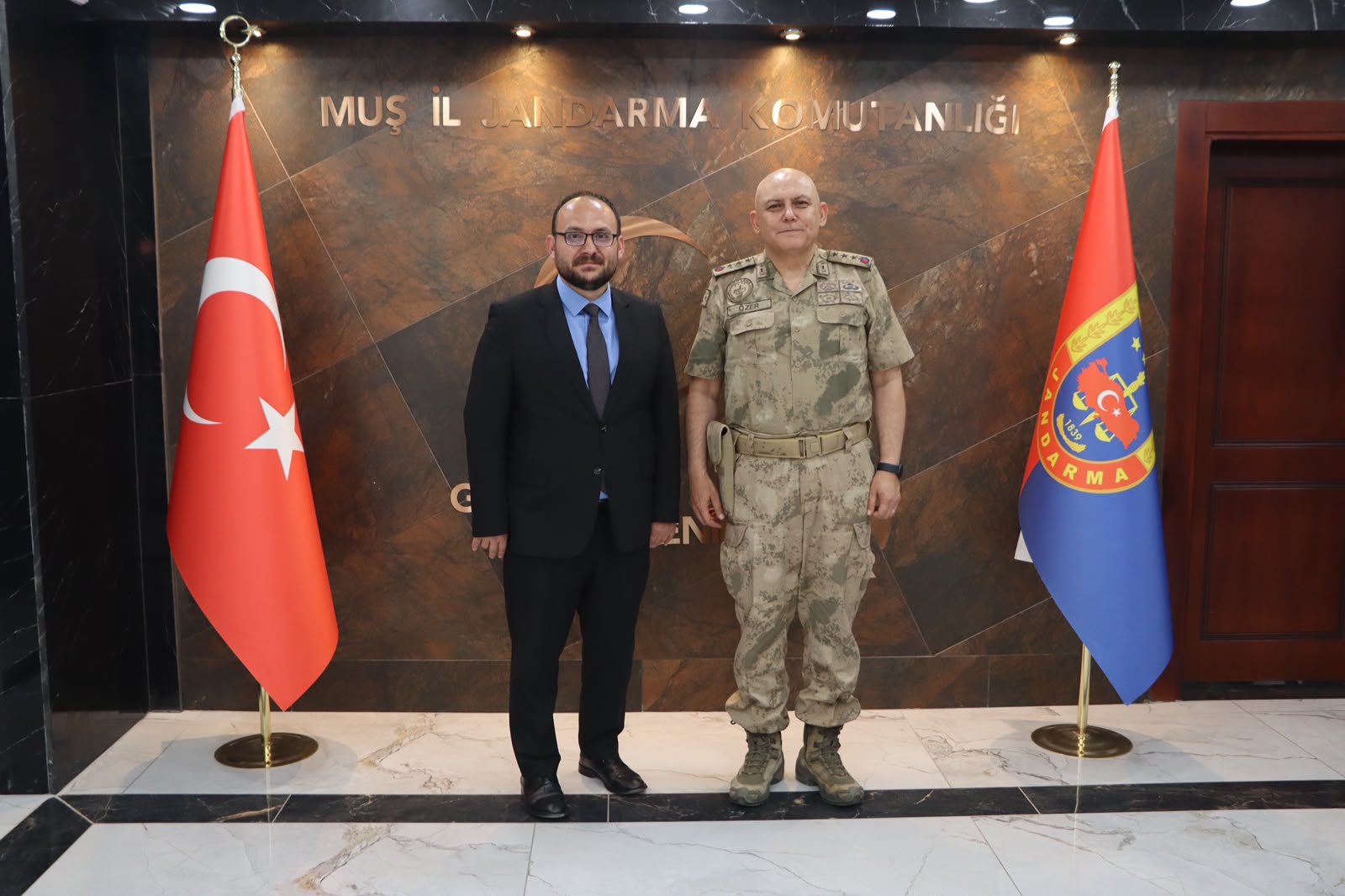 rektorumuzden-mus-il-jandarma-komutanligina-kurulus-yil-donumu-ziyareti-9247
